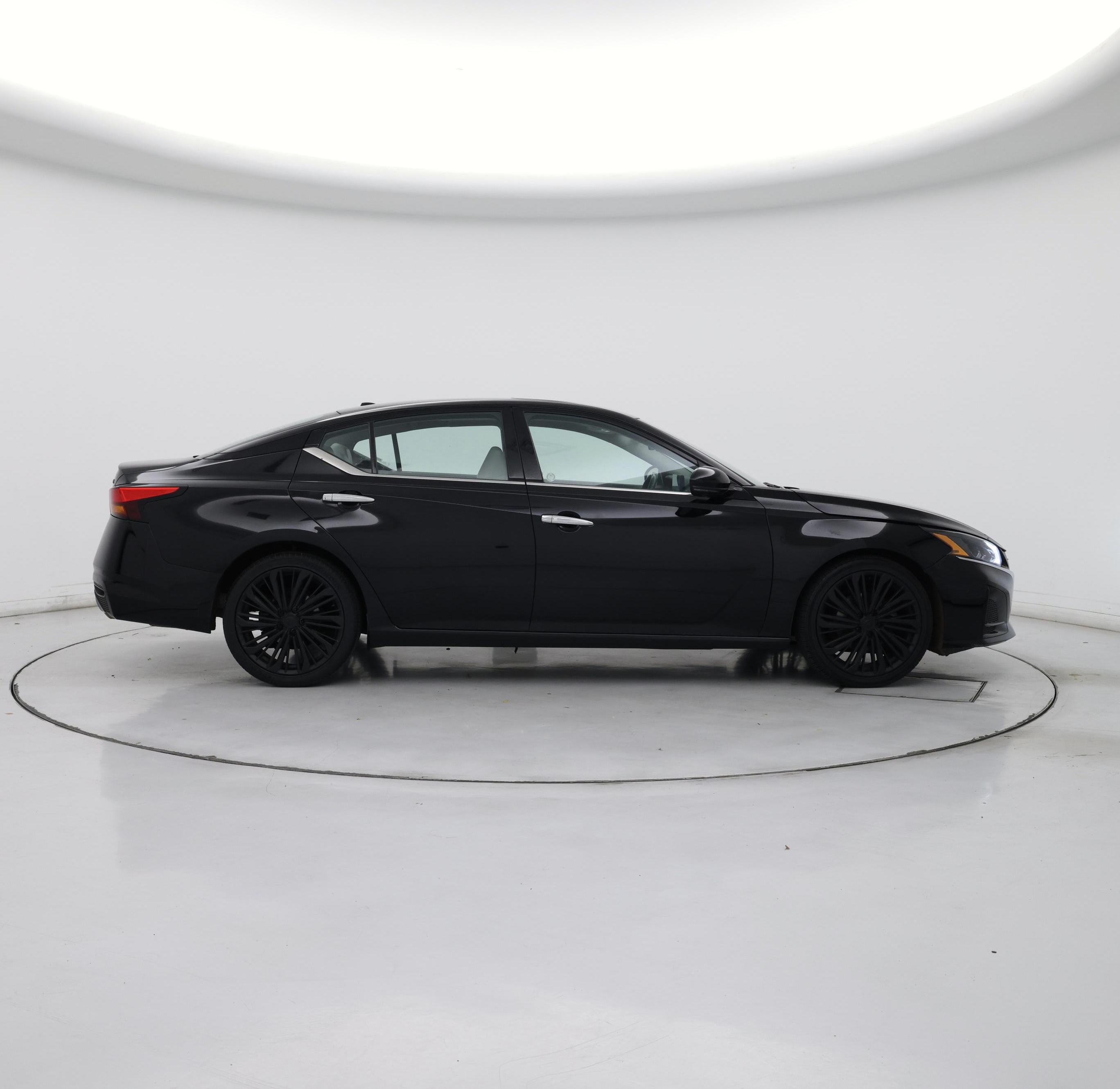 Thumbnail: 2023 Nissan Altima - 7