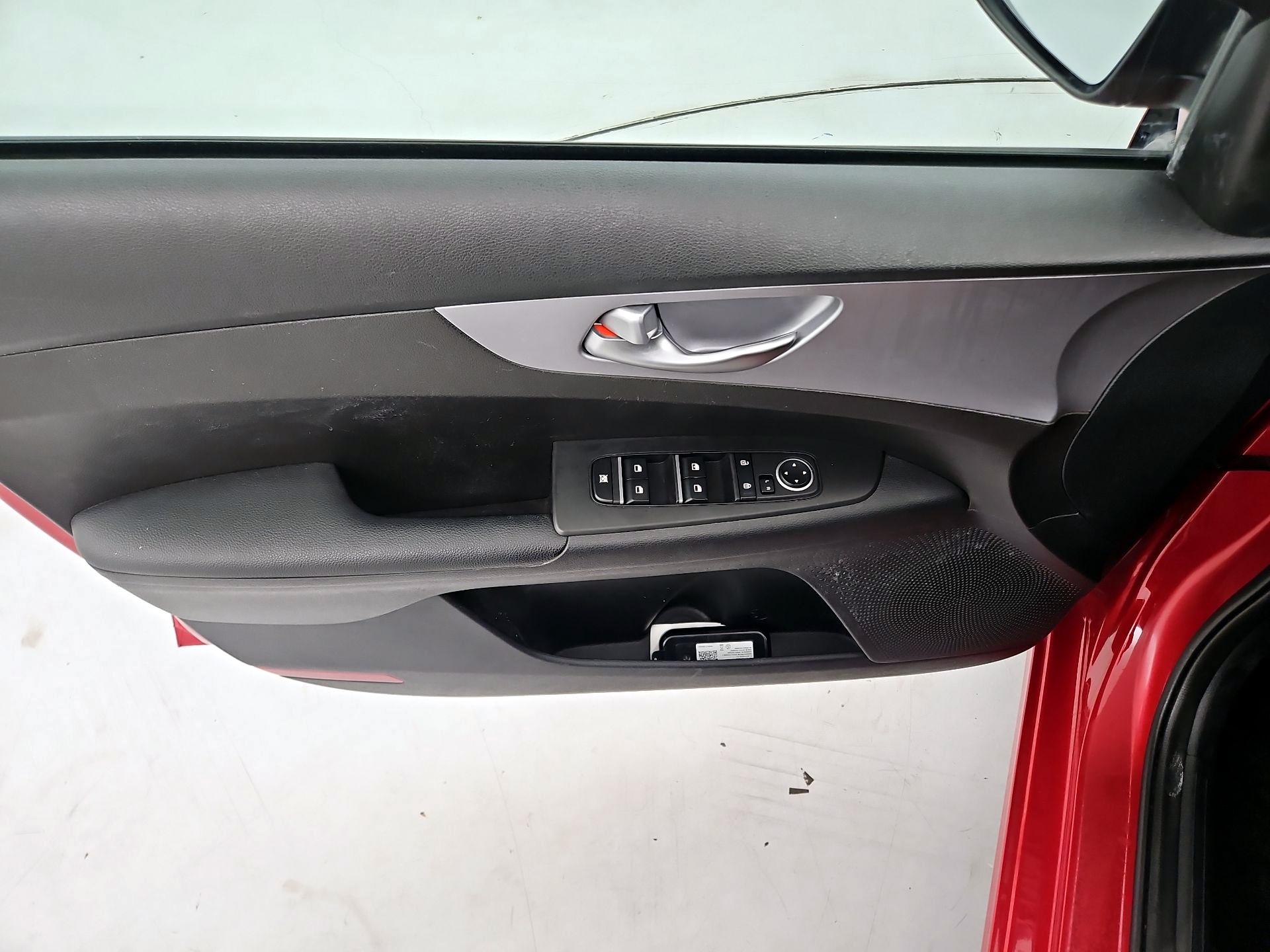 Thumbnail: 2023 Kia Forte - 12