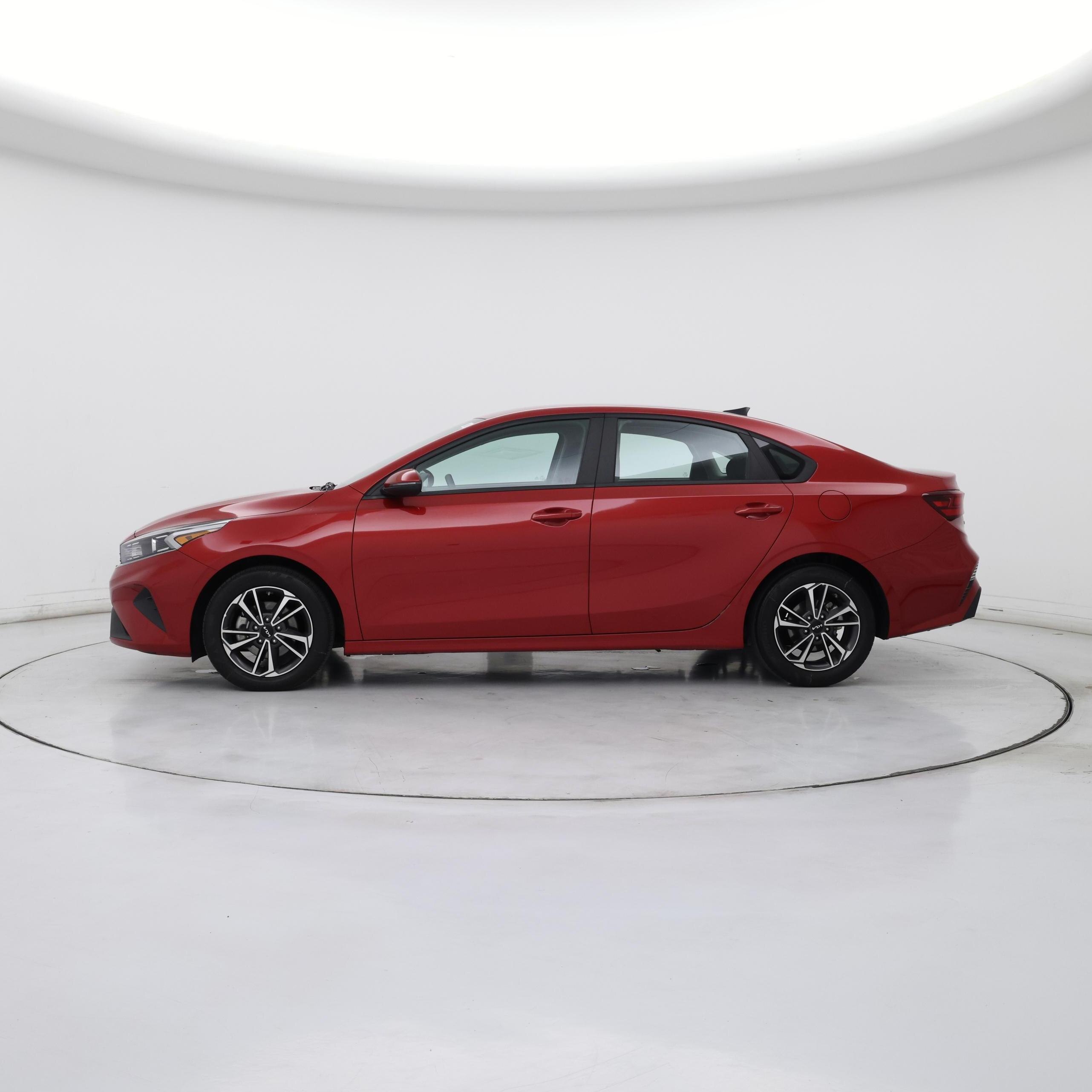 Thumbnail: 2023 Kia Forte - 3