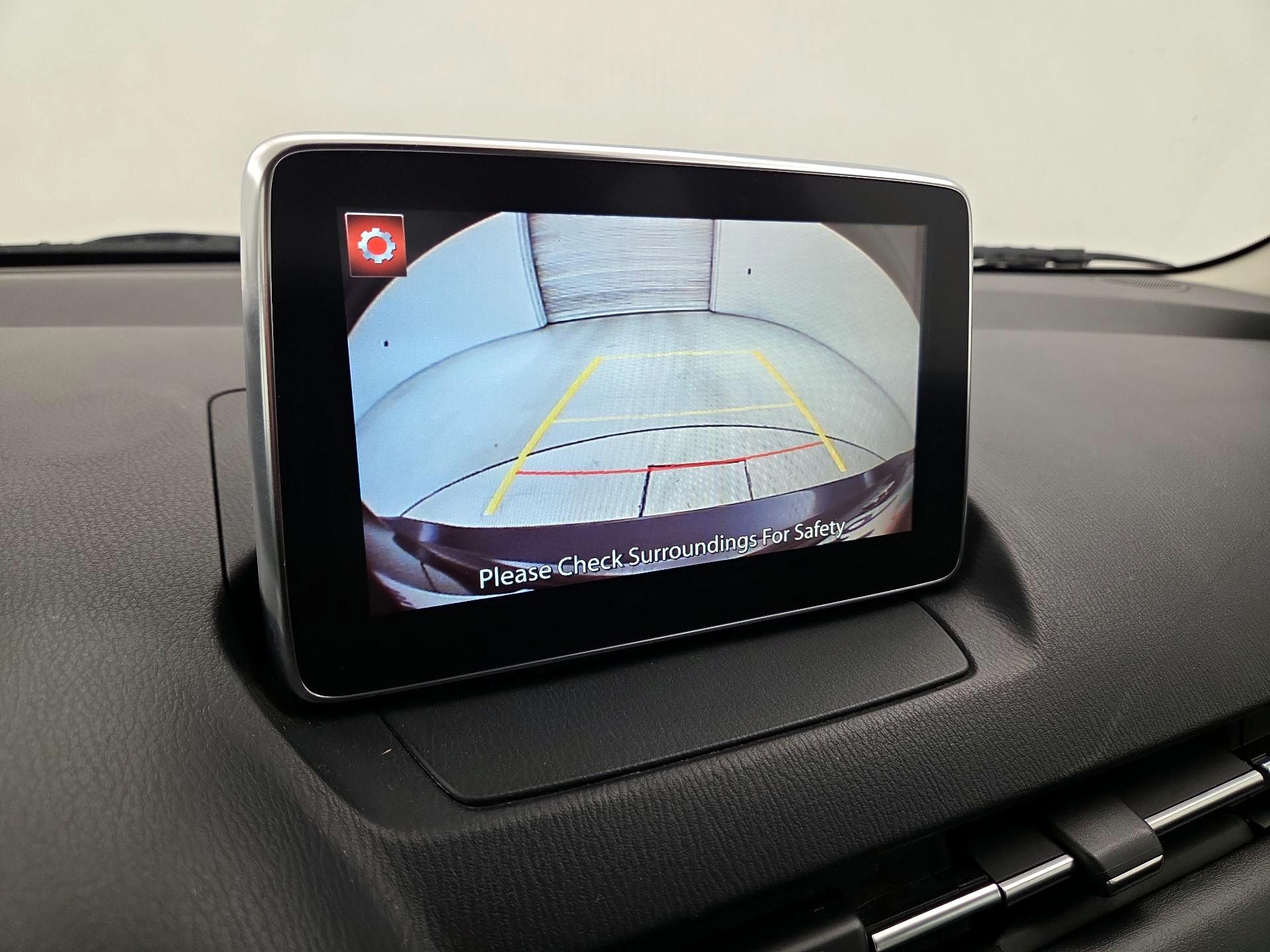 Thumbnail: 2018 Toyota Yaris iA - 14