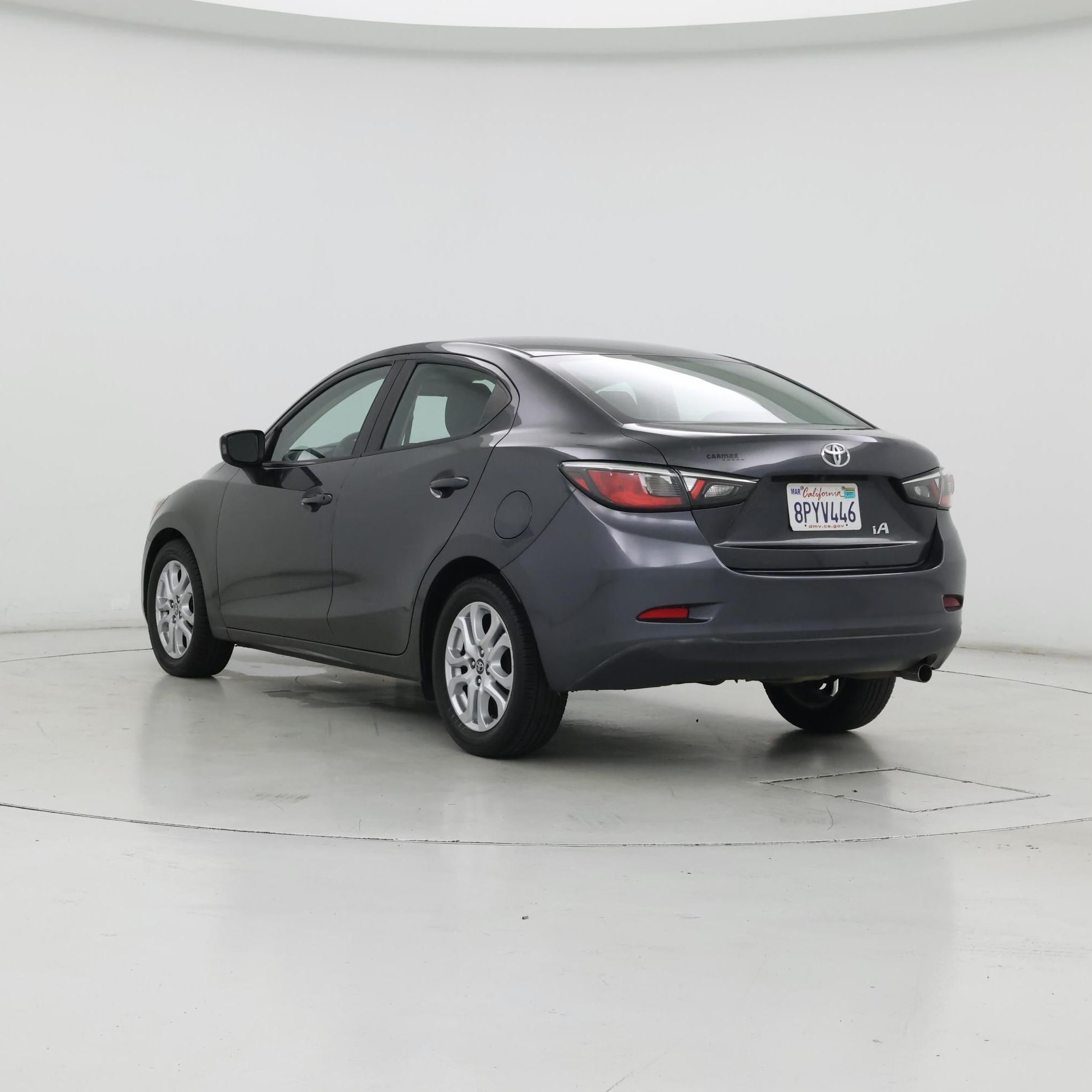 Thumbnail: 2018 Toyota Yaris iA - 2