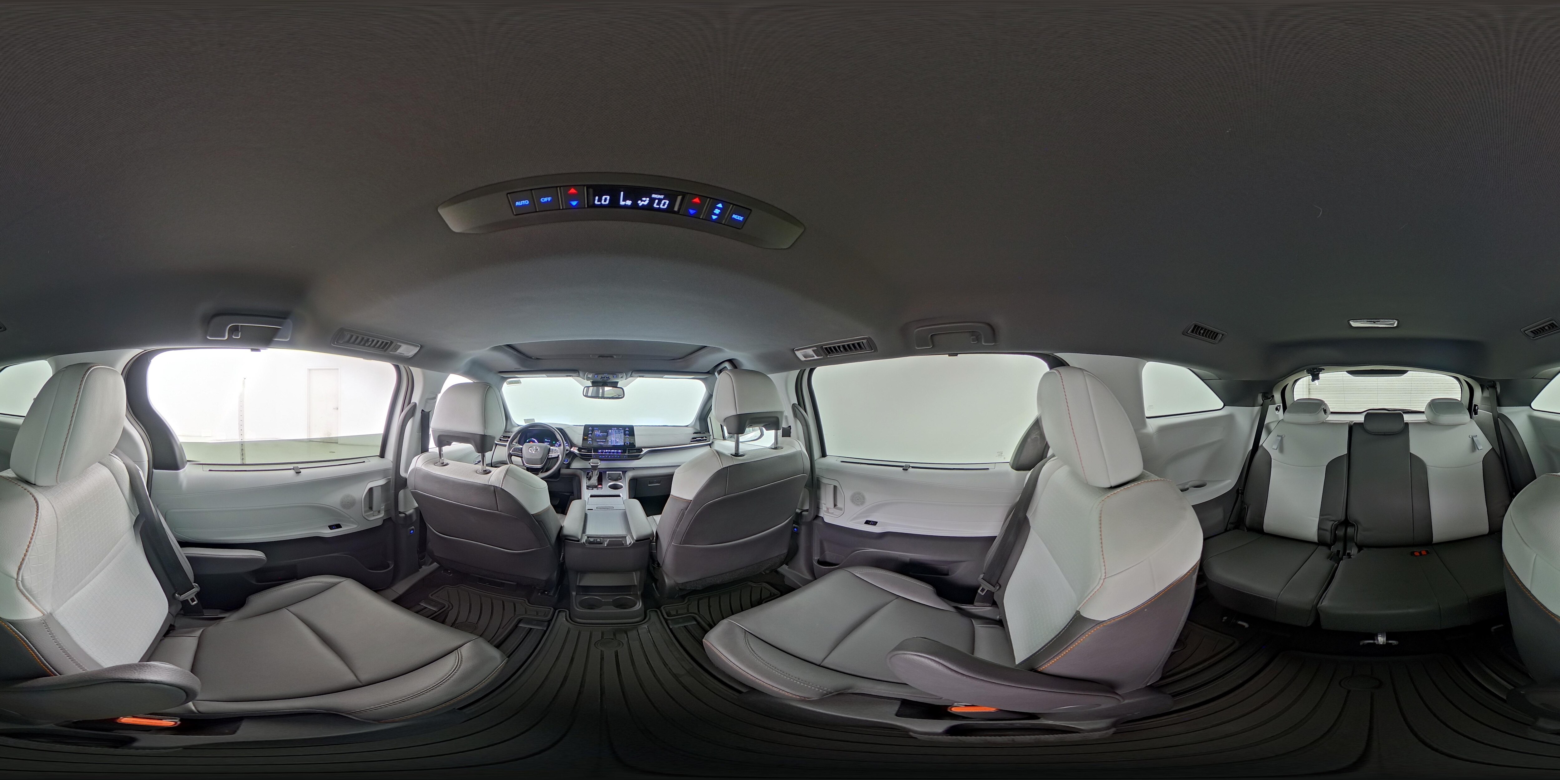 2022 Toyota Sienna XSE - Photo 28