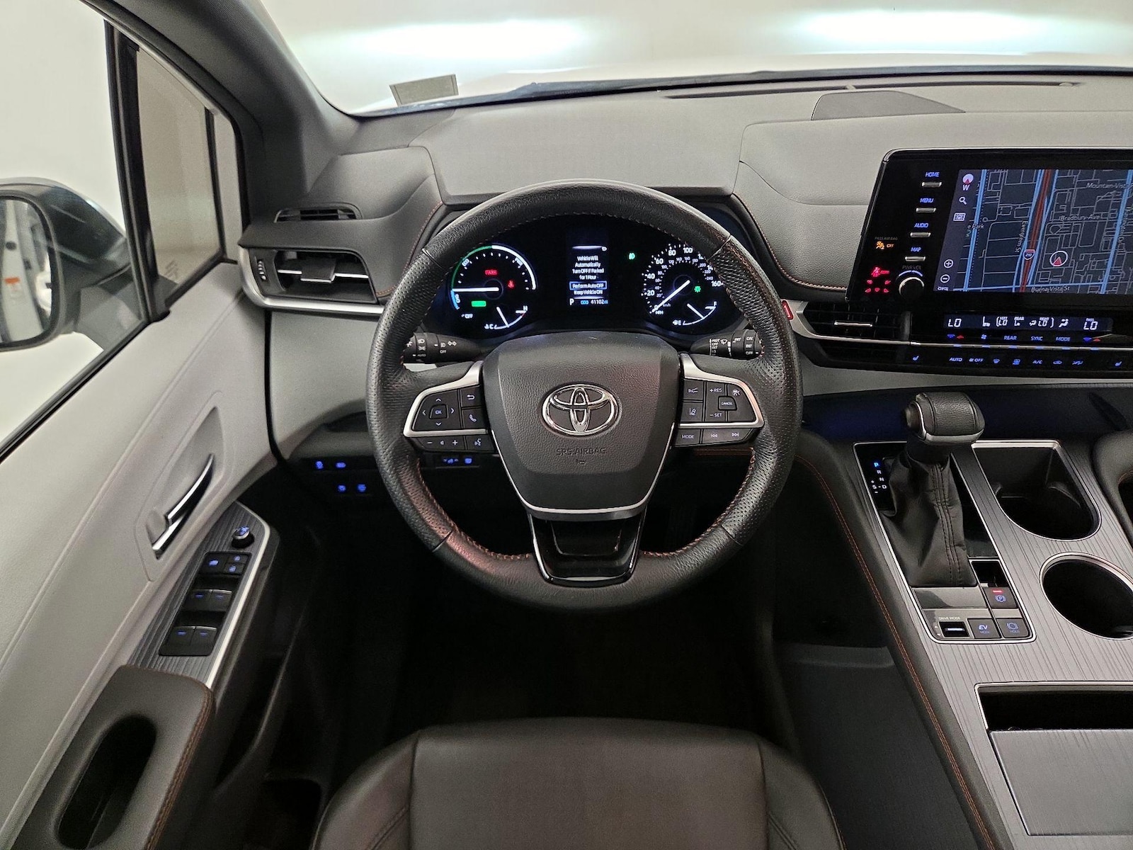 2022 Toyota Sienna XSE - Photo 11