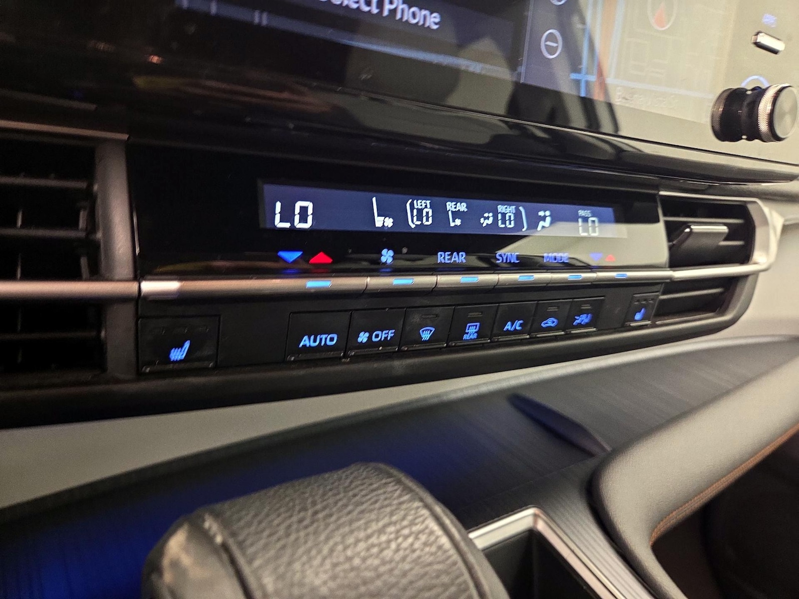 2022 Toyota Sienna XSE - Photo 18