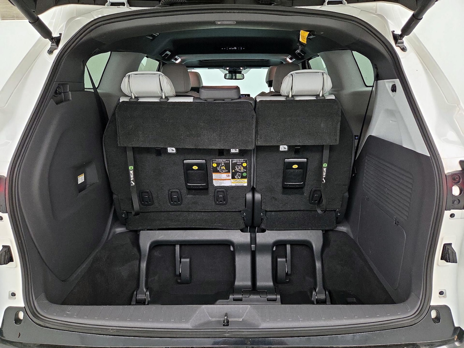 2022 Toyota Sienna XSE - Photo 24