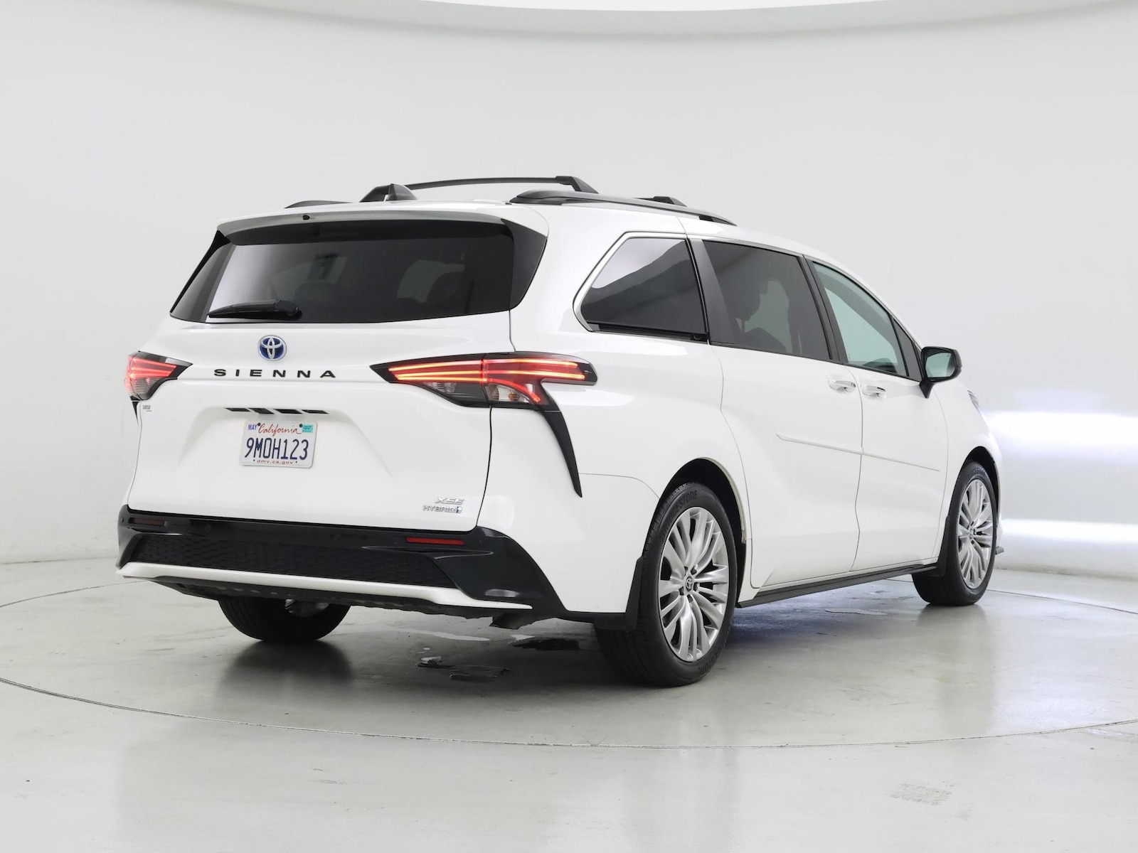 2022 Toyota Sienna XSE - Photo 9