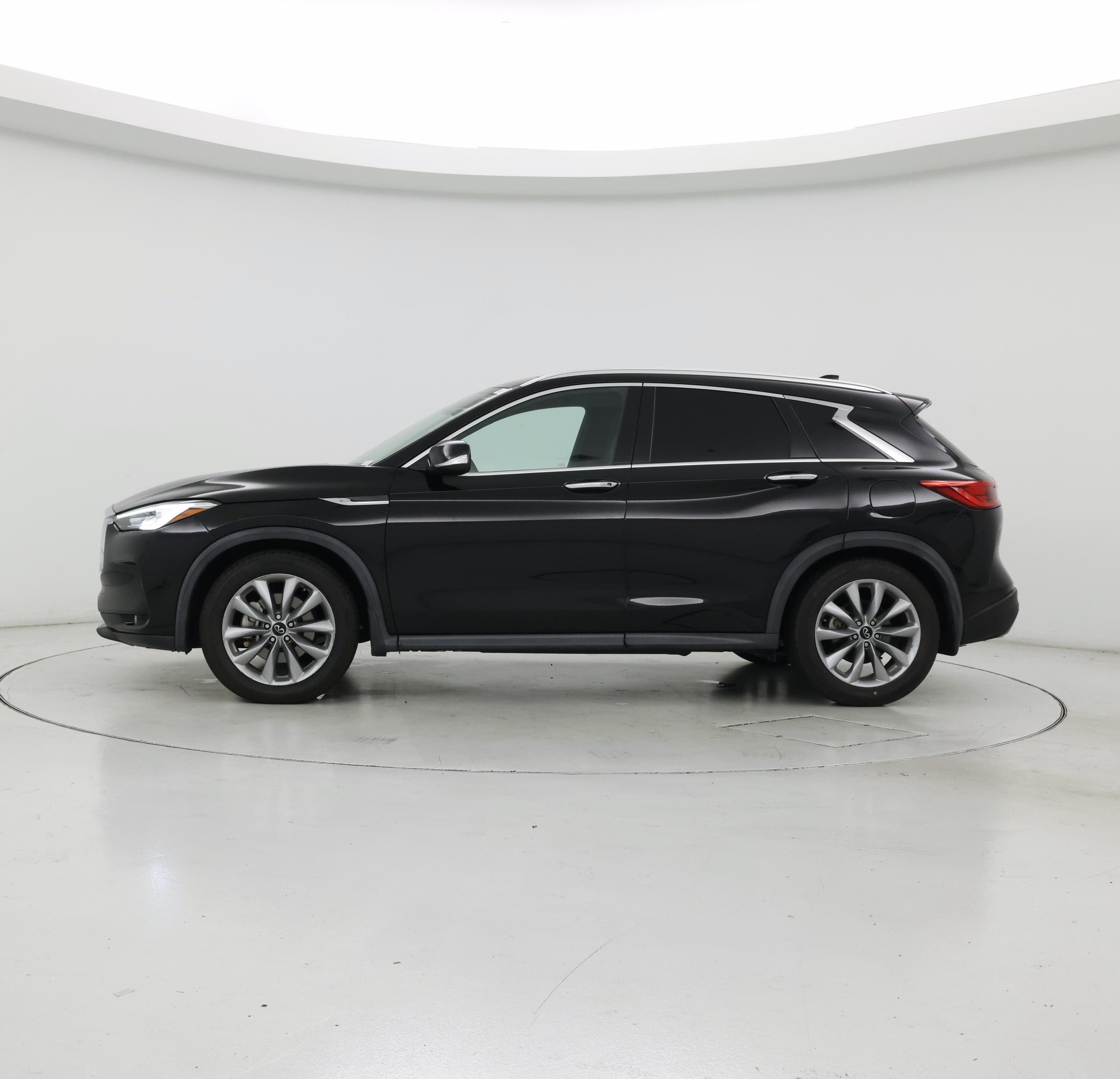 Thumbnail: 2021 INFINITI QX50 - 3