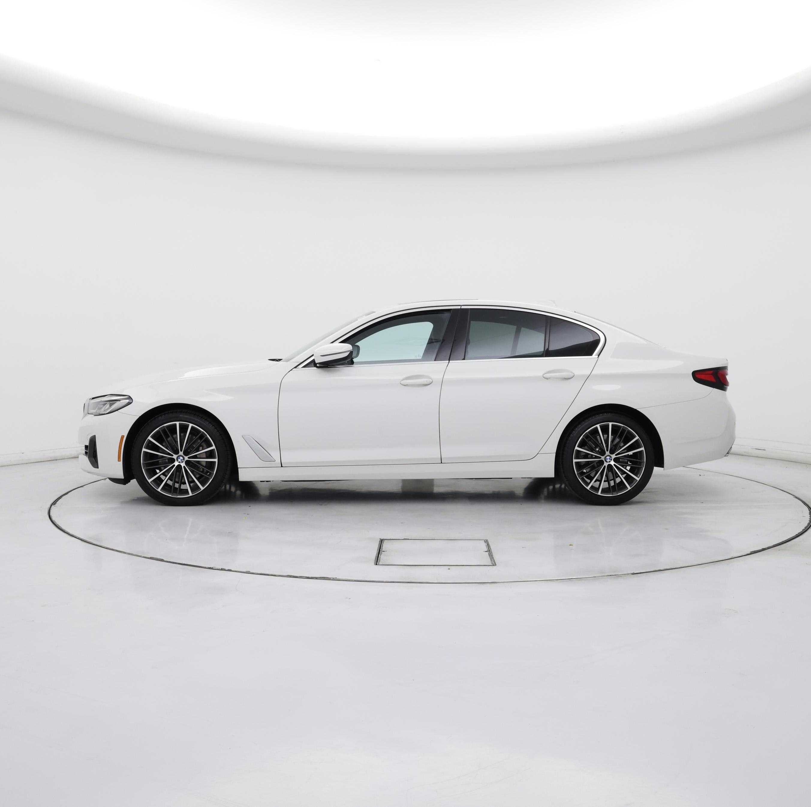 Thumbnail: 2023 BMW 5 Series - 3