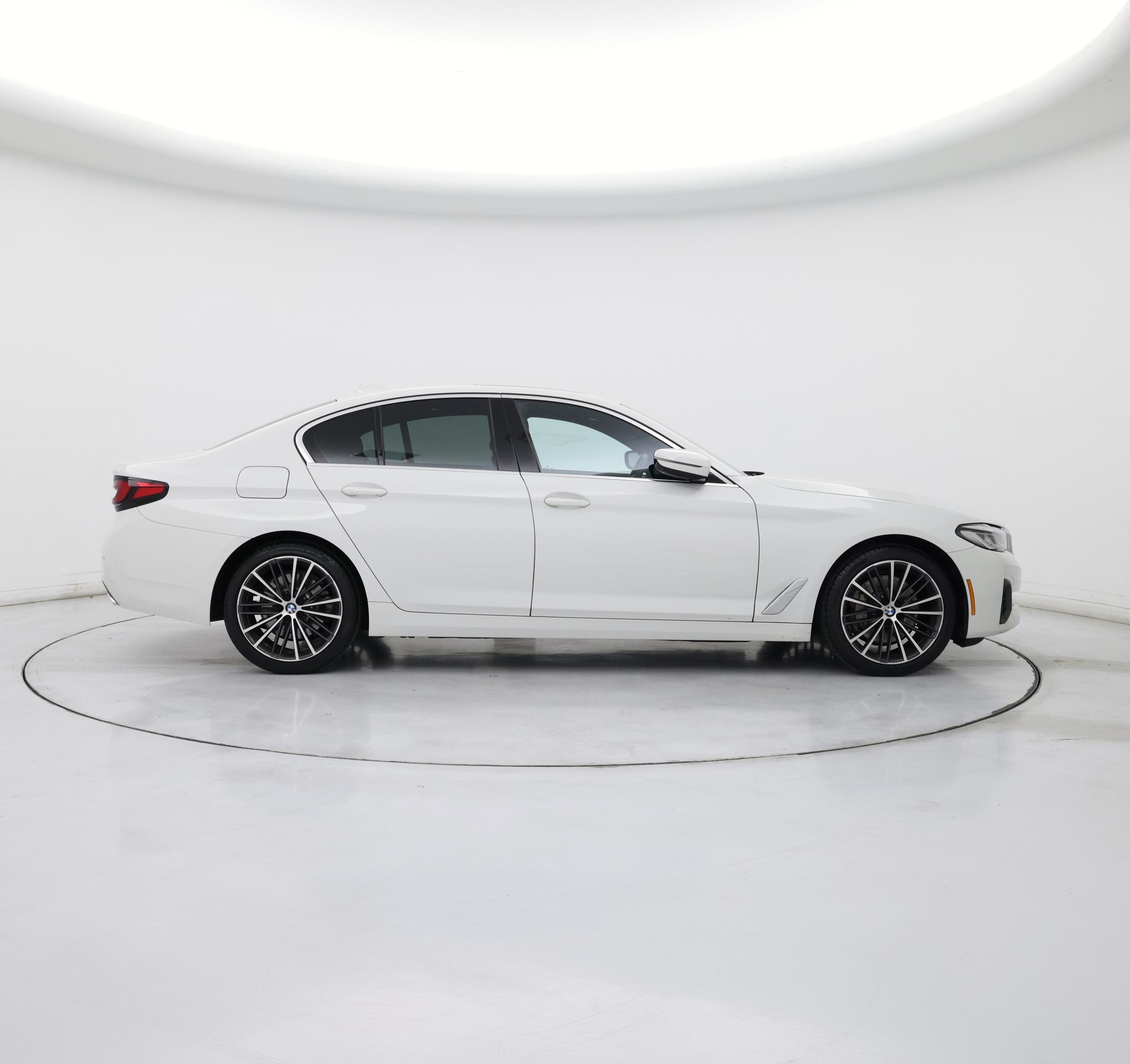 Thumbnail: 2023 BMW 5 Series - 7