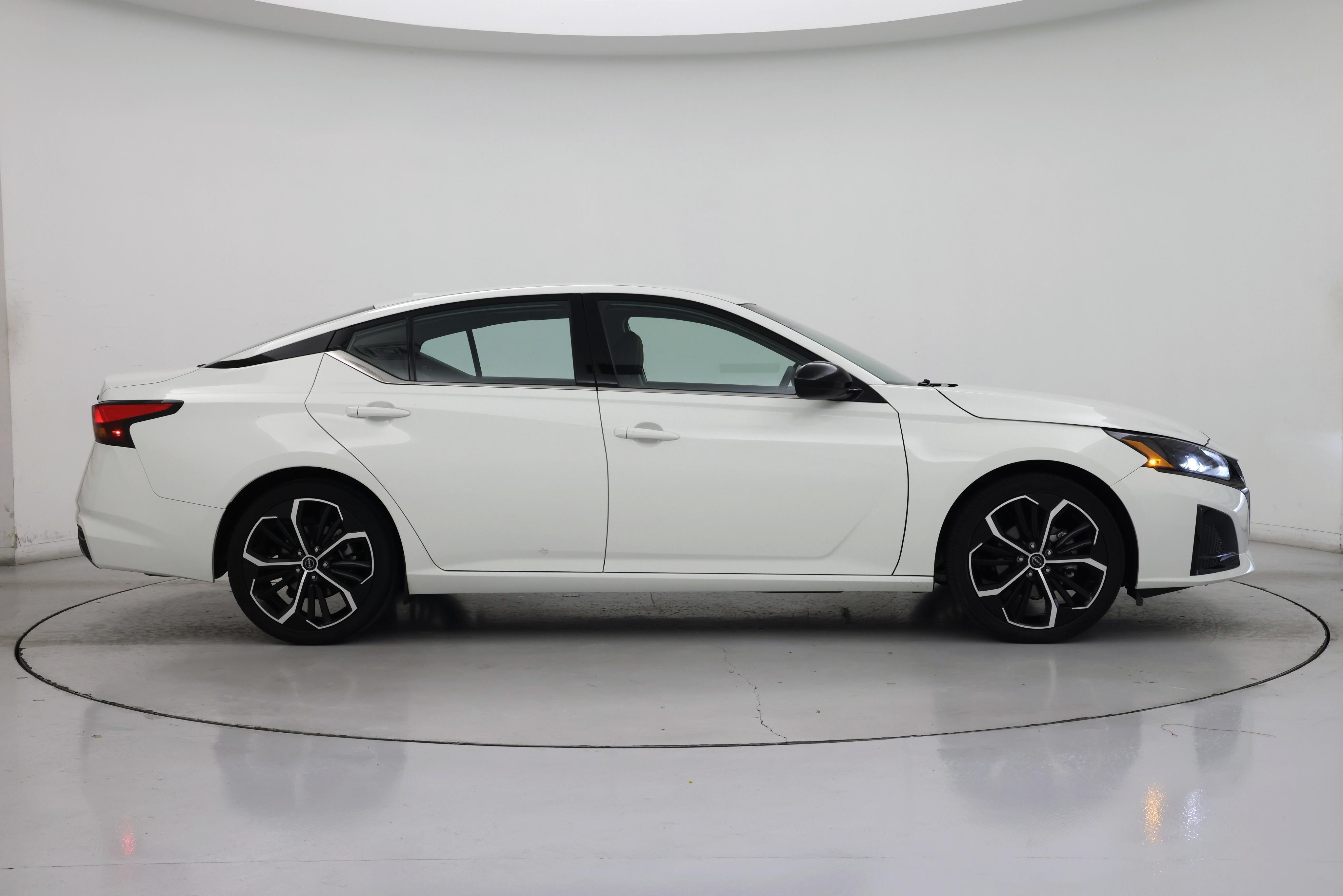 Thumbnail: 2023 Nissan Altima - 7