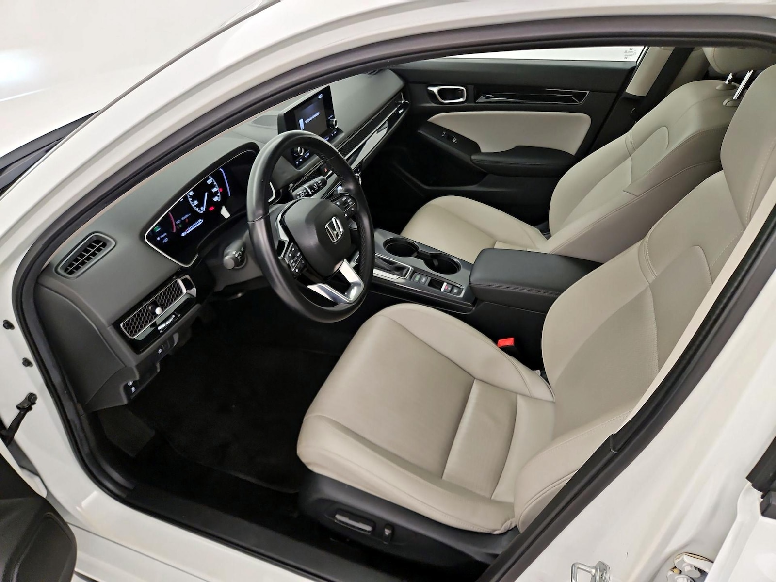 2024 Honda Civic Hatchback EX-L - Photo 12
