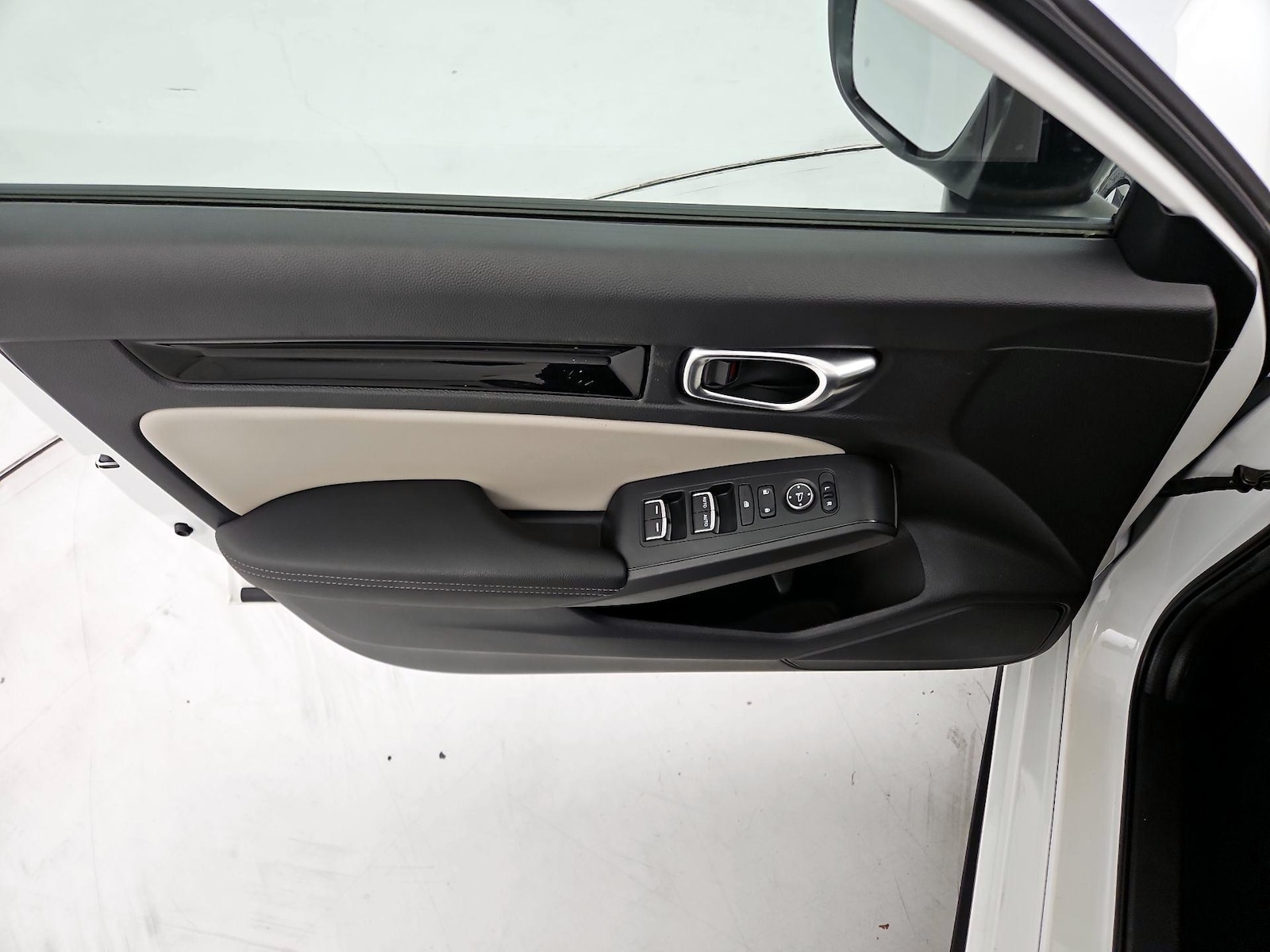 2024 Honda Civic Hatchback EX-L - Photo 13