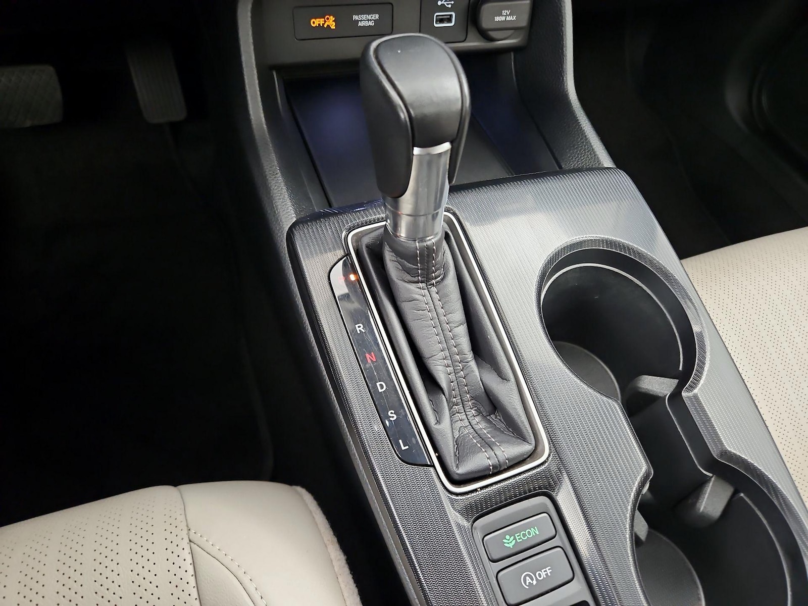 2024 Honda Civic Hatchback EX-L - Photo 18