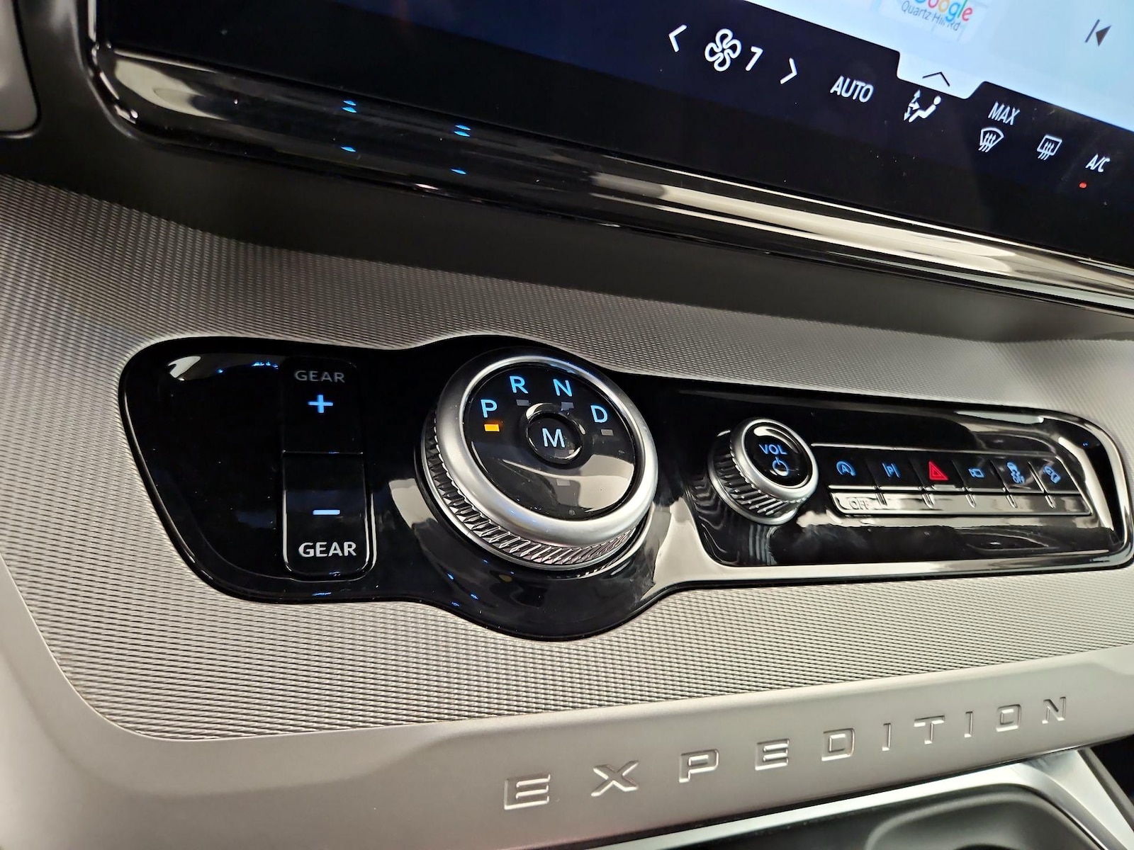 2025 Ford Expedition Active - Photo 16
