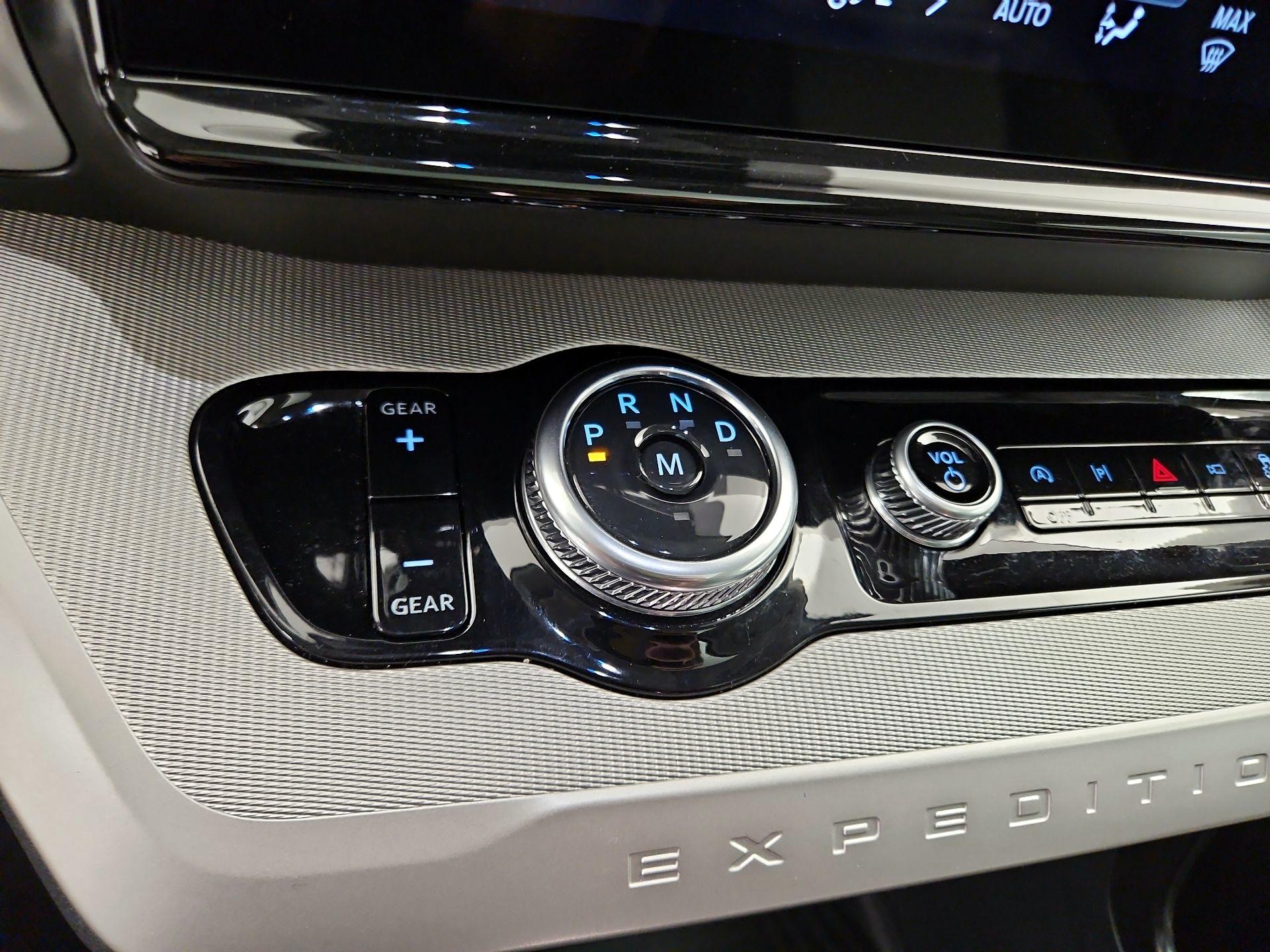 Thumbnail: 2025 Ford Expedition - 18