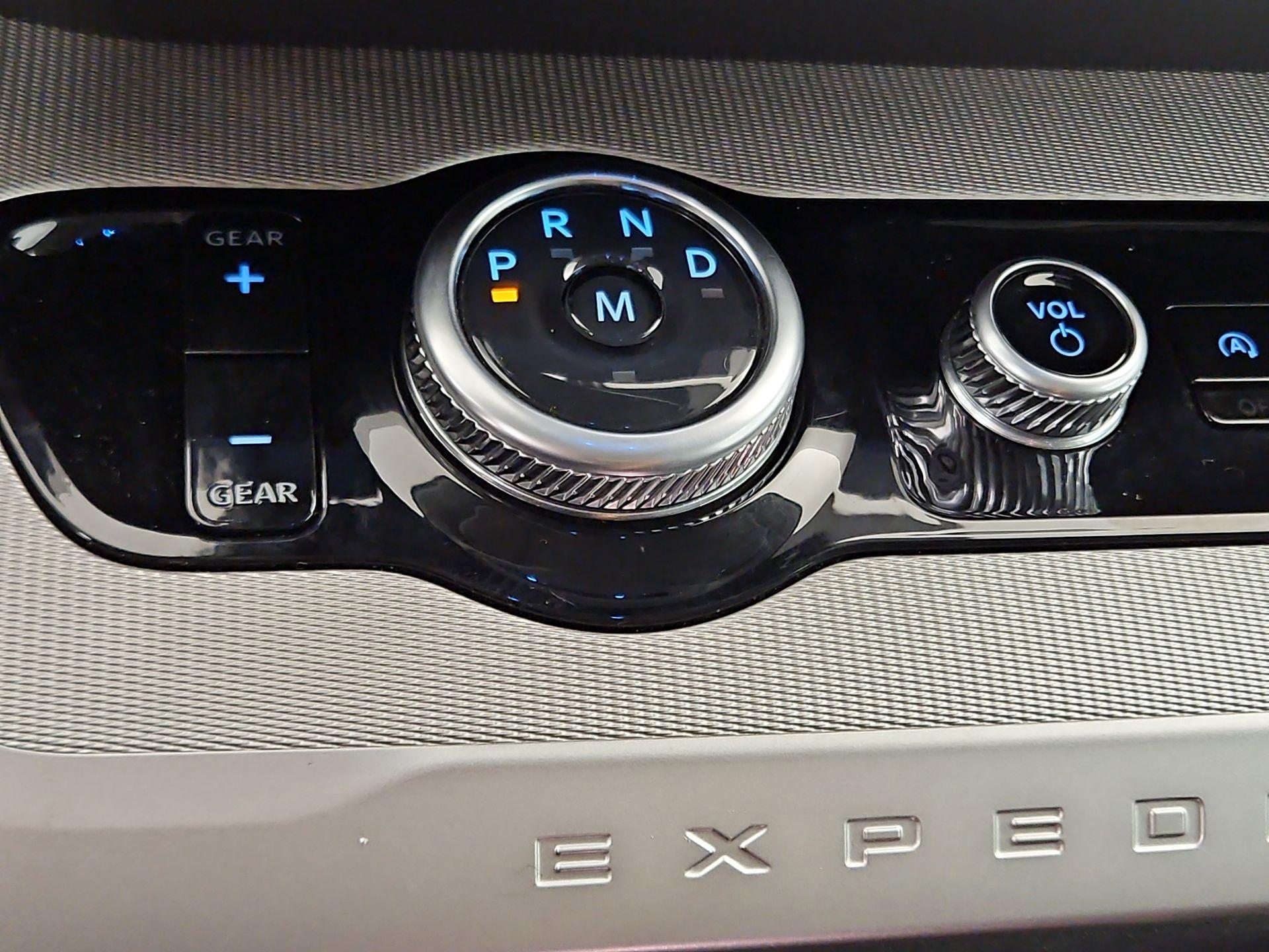 Thumbnail: 2025 Ford Expedition - 18