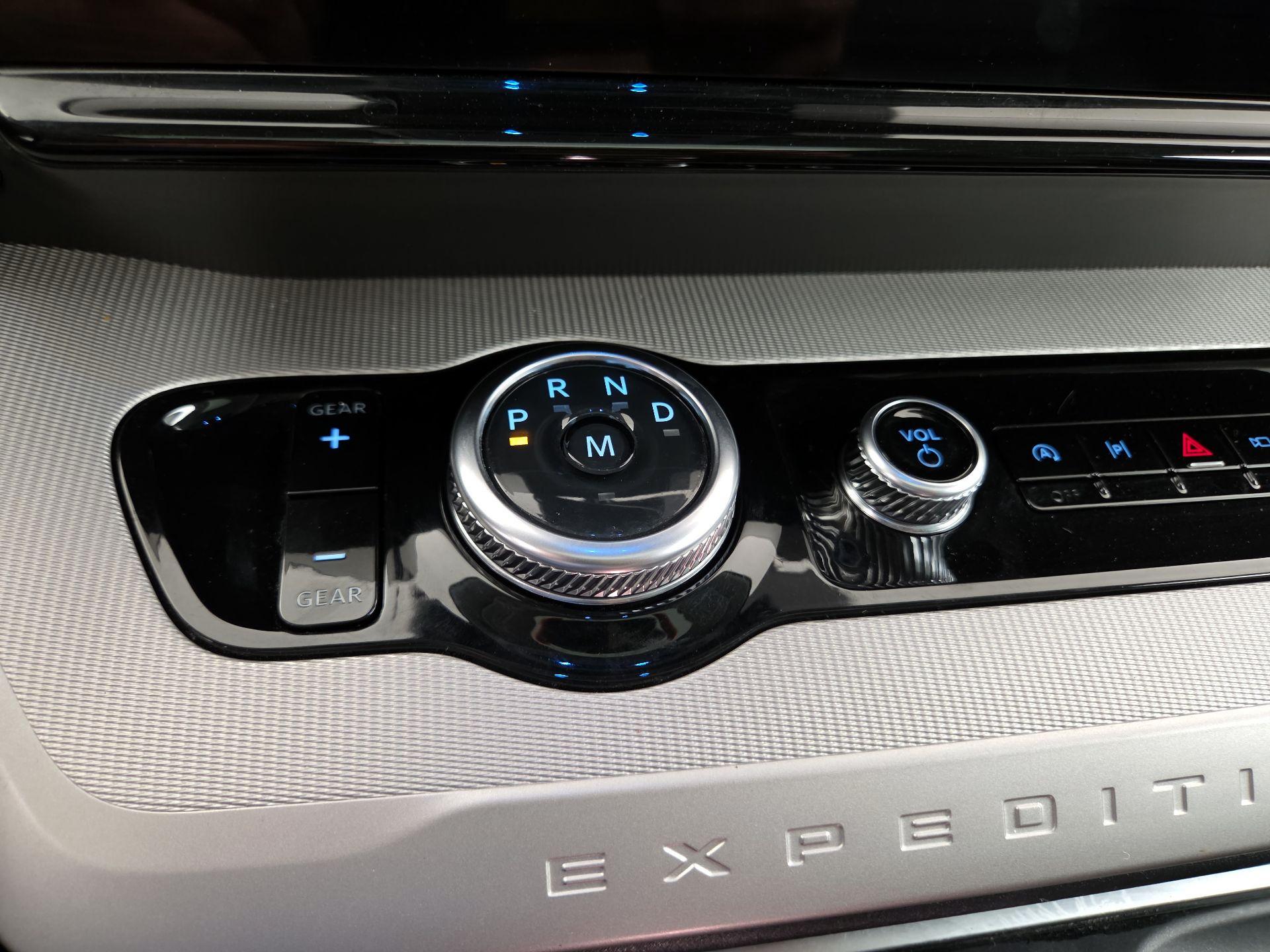 Thumbnail: 2025 Ford Expedition - 18