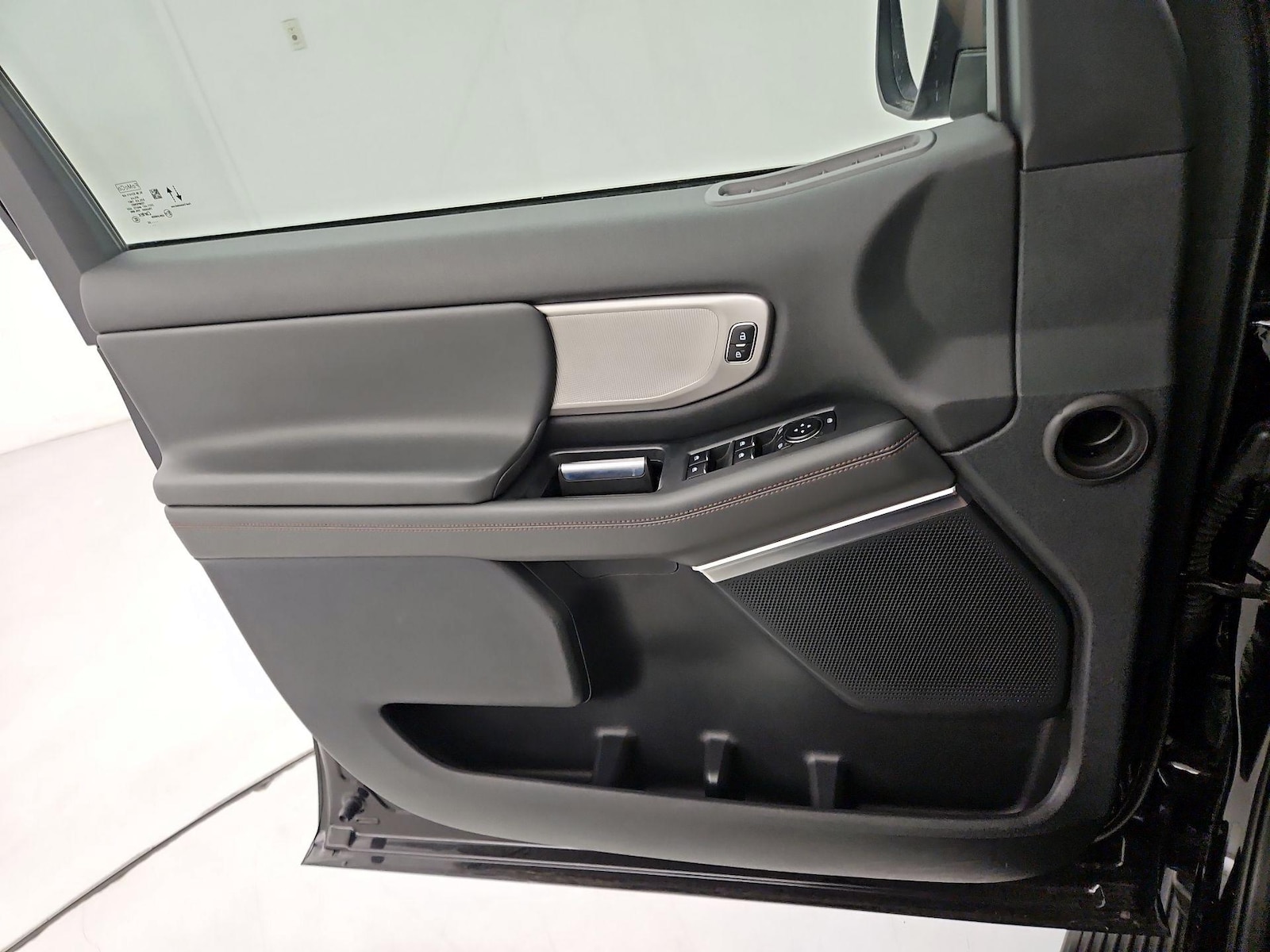 2025 Ford Expedition Active - Photo 13