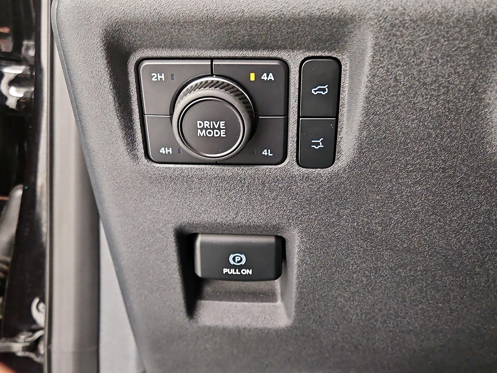 2025 Ford Expedition Active - Photo 14