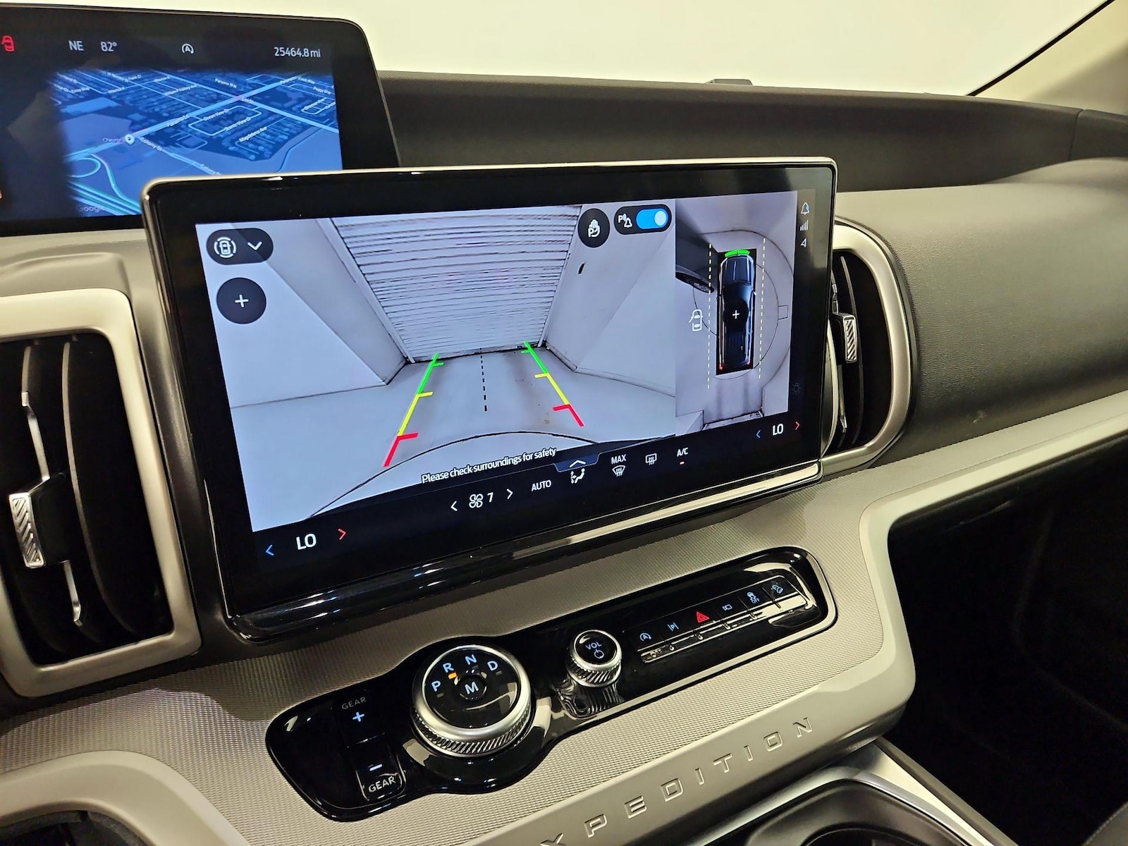 2025 Ford Expedition Active - Photo 15