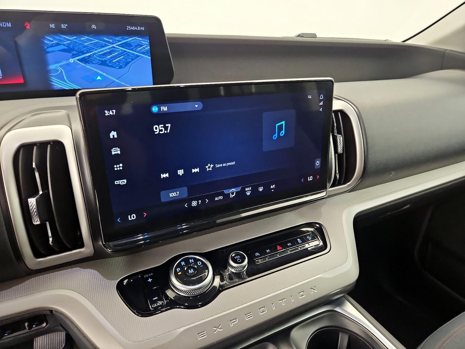 2025 Ford Expedition Active - Photo 16