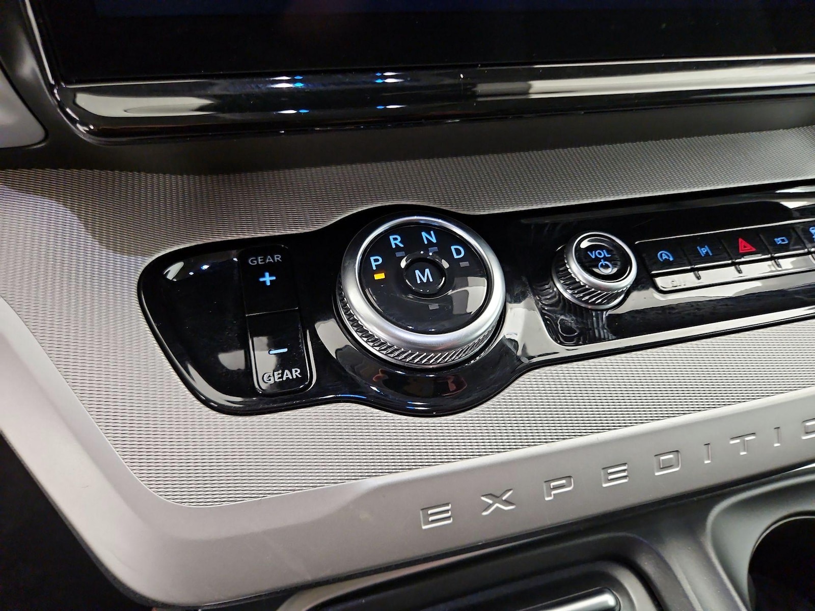 2025 Ford Expedition Active - Photo 18