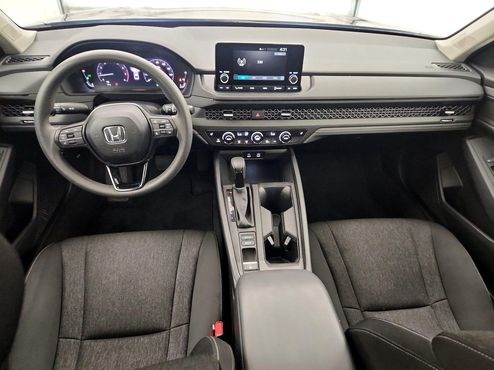 2025 Honda Accord SE - Photo 10