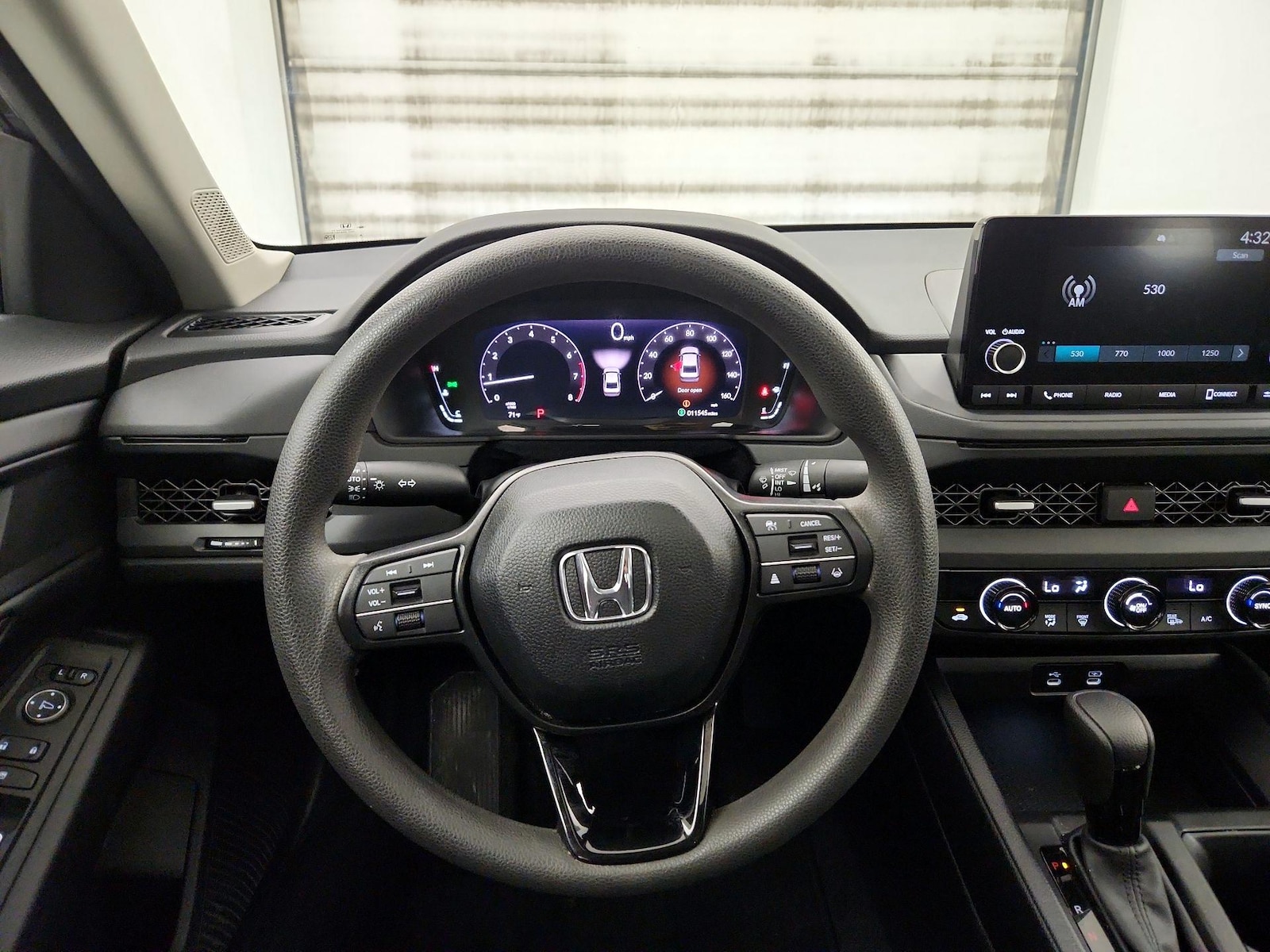 2025 Honda Accord SE - Photo 11