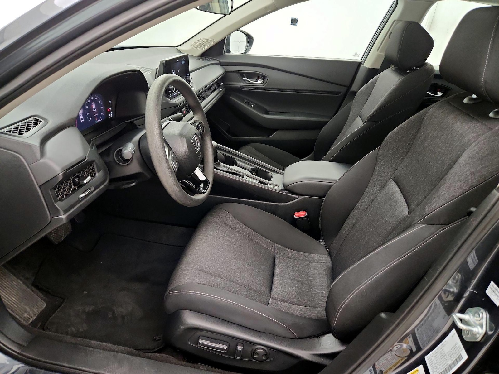 2025 Honda Accord SE - Photo 12
