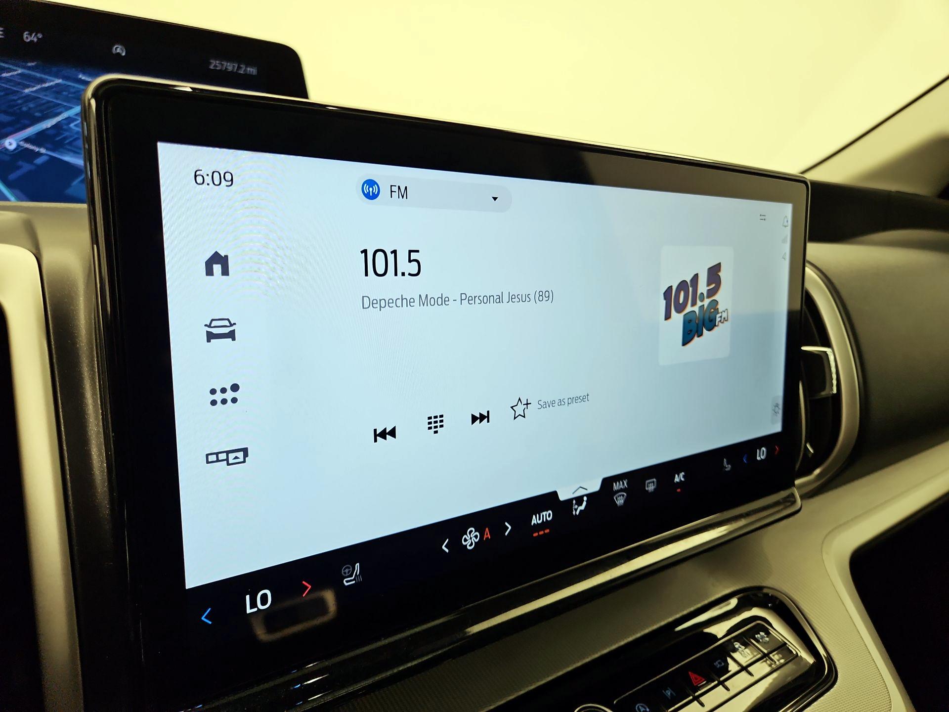 Thumbnail: 2025 Ford Expedition MAX - 16