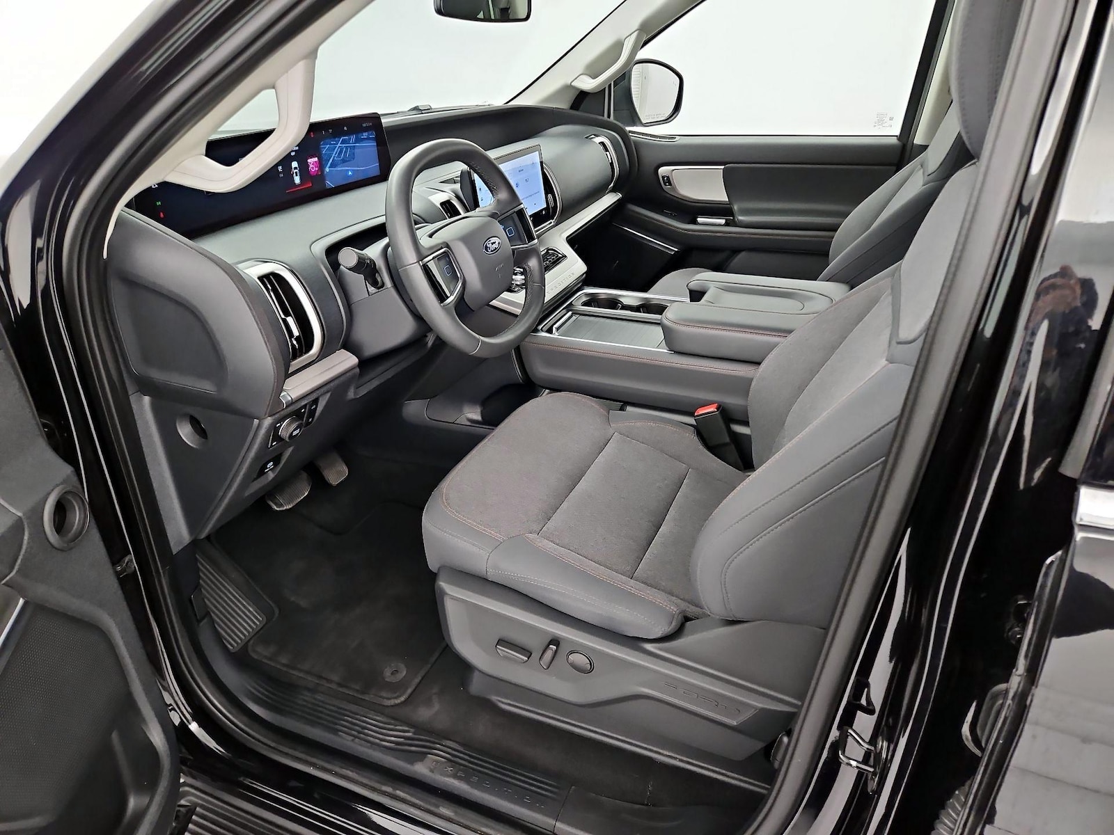 2025 Ford Expedition Active - Photo 12