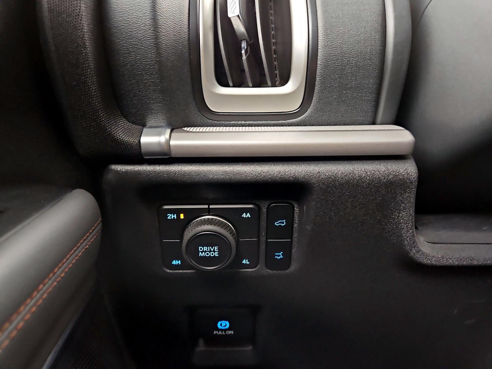 2025 Ford Expedition Active - Photo 14