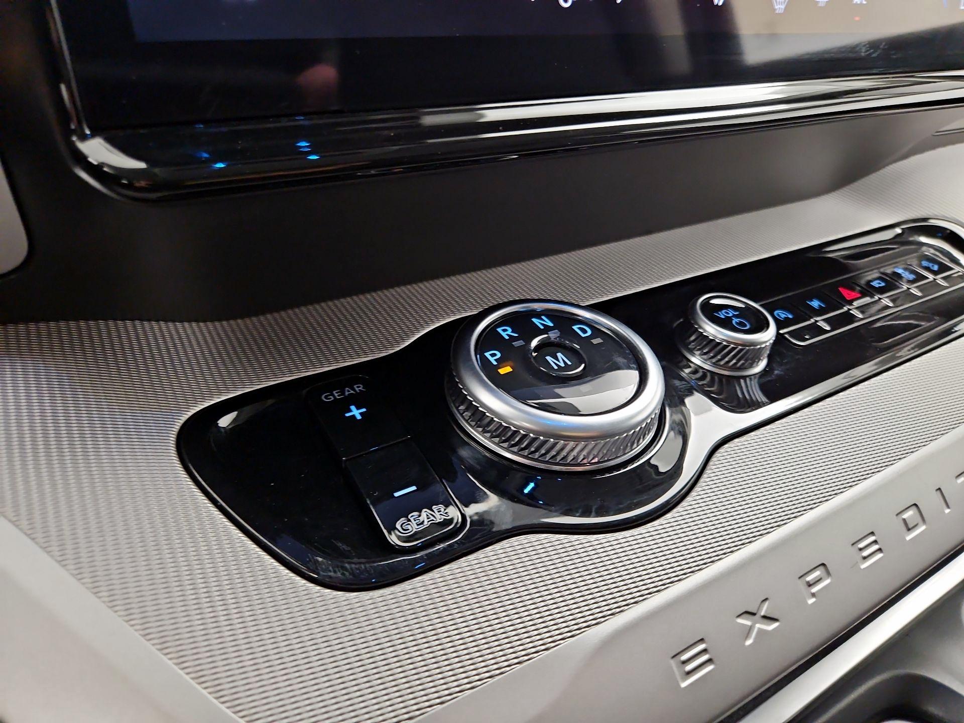 Thumbnail: 2025 Ford Expedition - 18