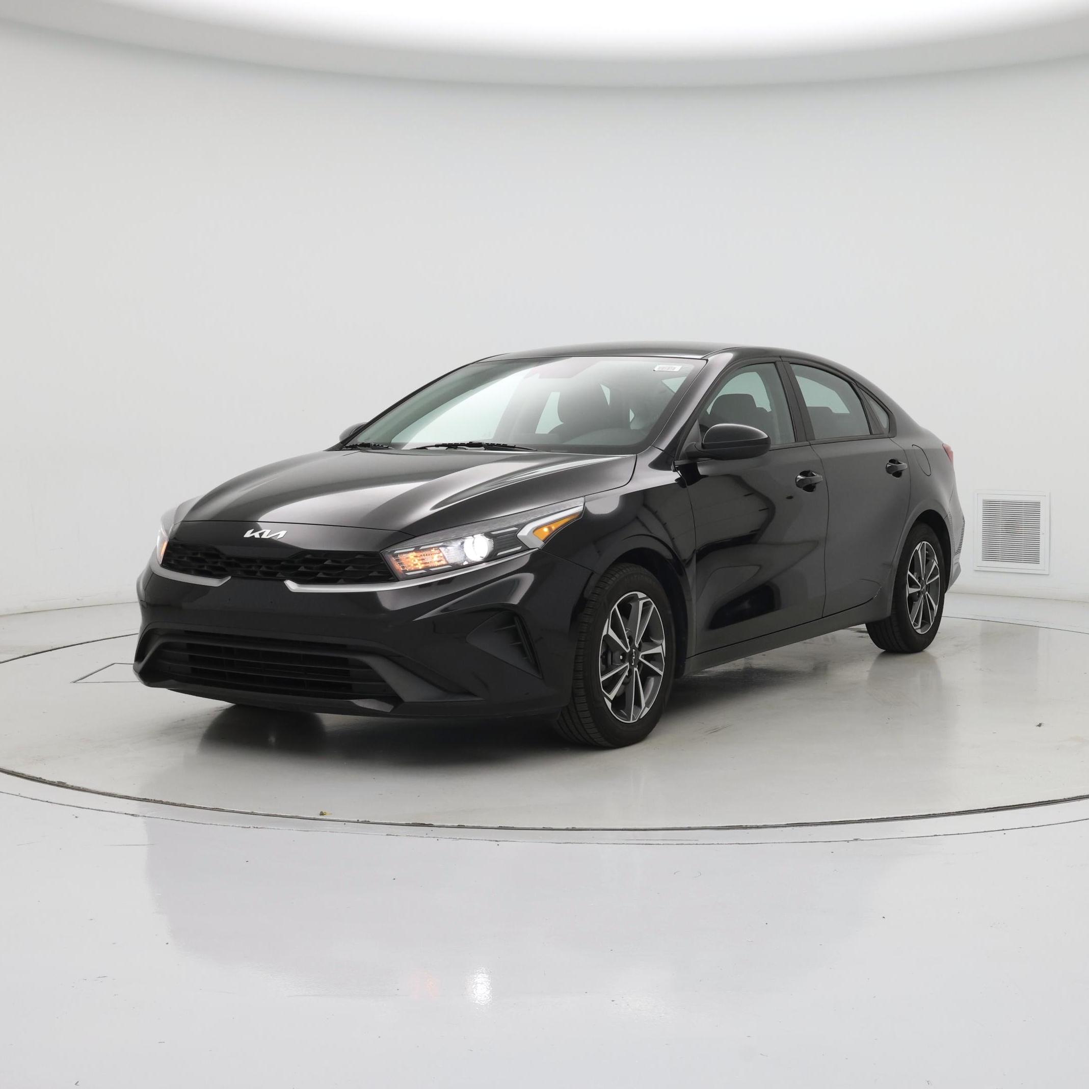 Thumbnail: 2022 Kia Forte - 4