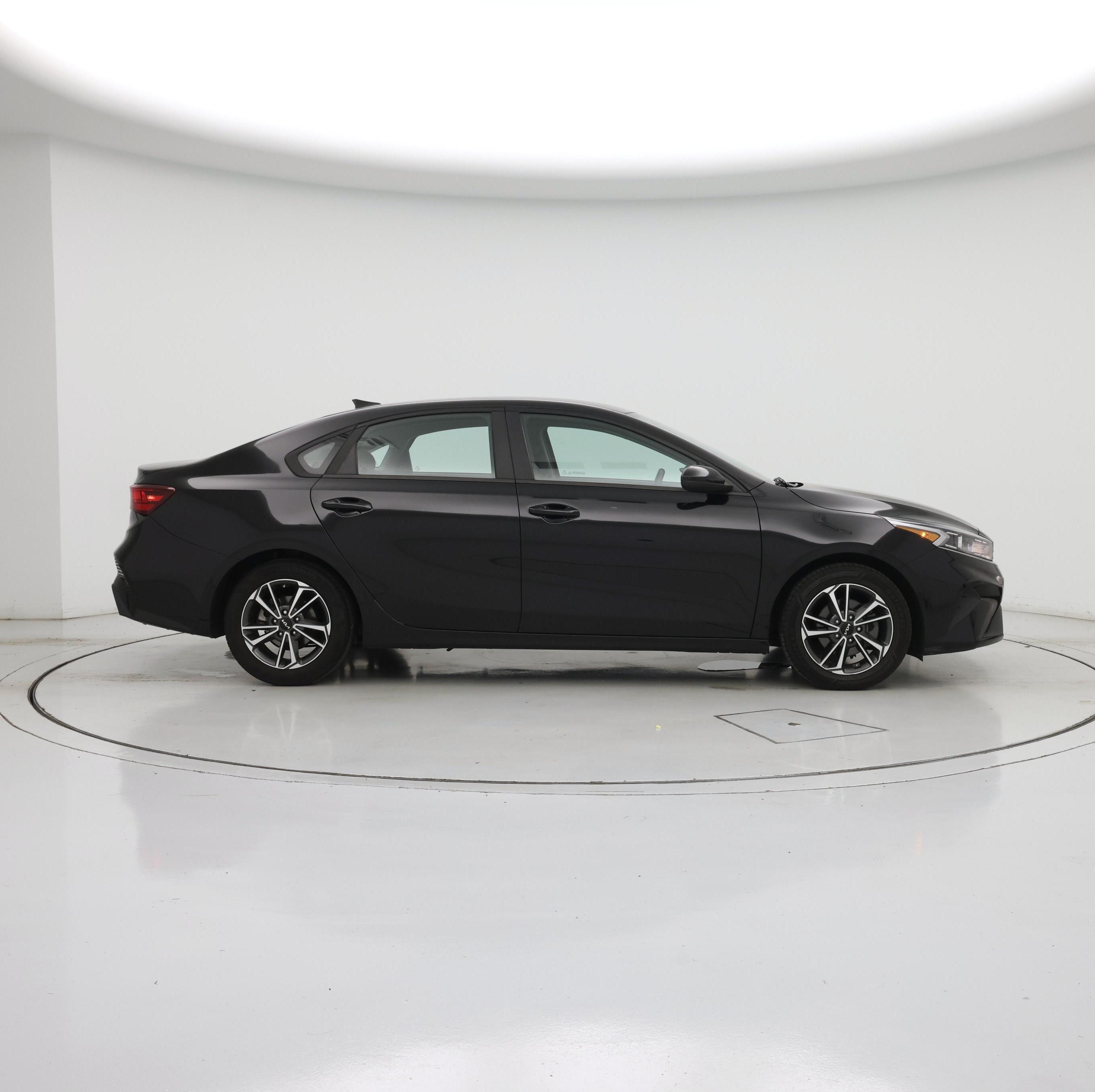 Thumbnail: 2022 Kia Forte - 7