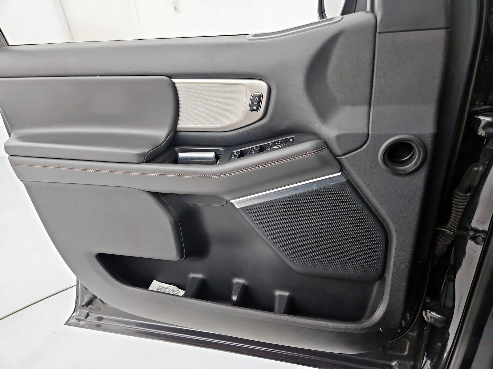 2025 Ford Expedition Active - Photo 13