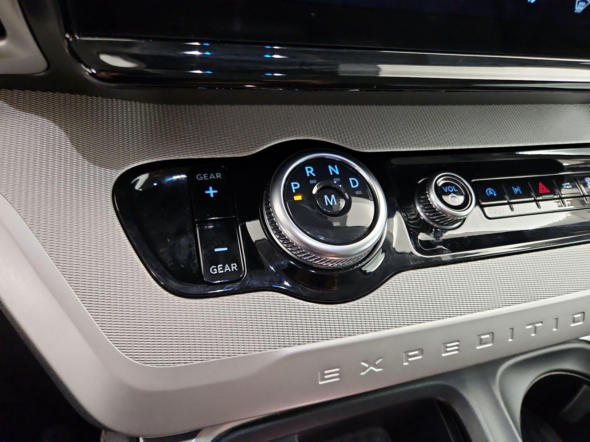 Thumbnail: 2025 Ford Expedition MAX - 18