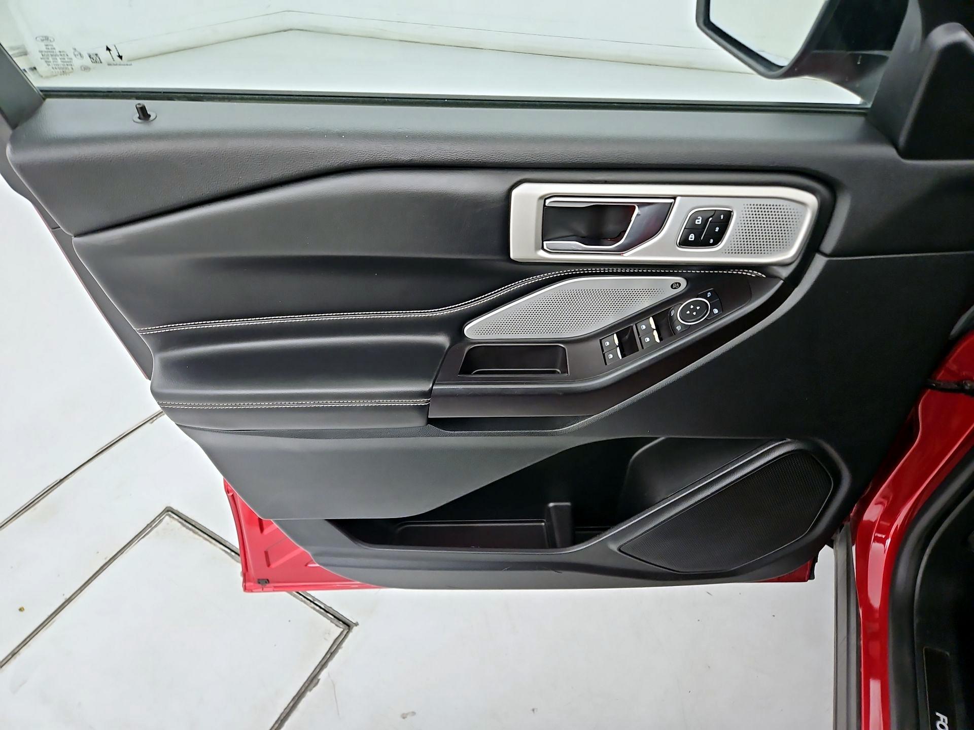 Thumbnail: 2020 Ford Explorer - 12