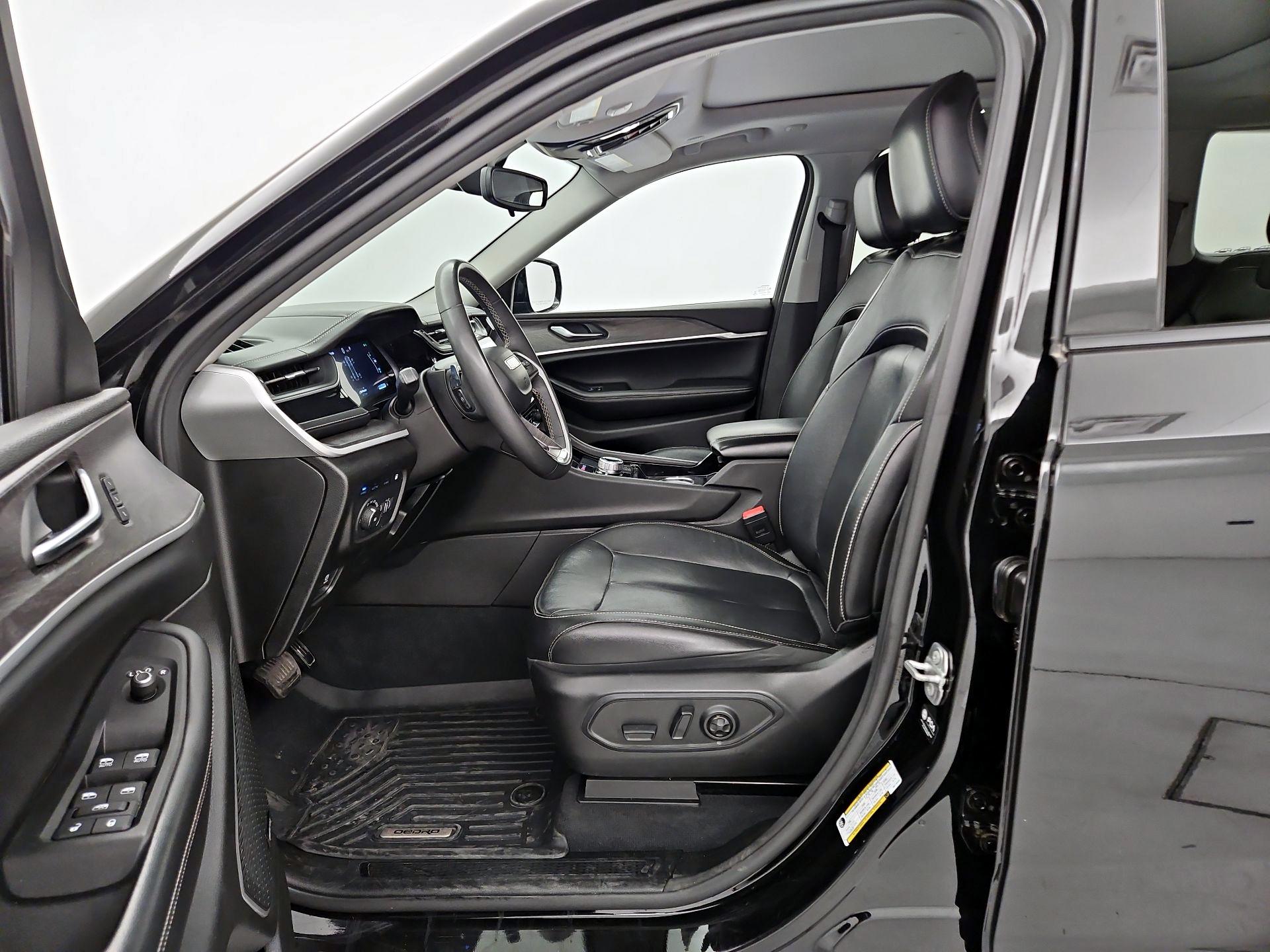 Thumbnail: 2022 Jeep Grand Cherokee - 11