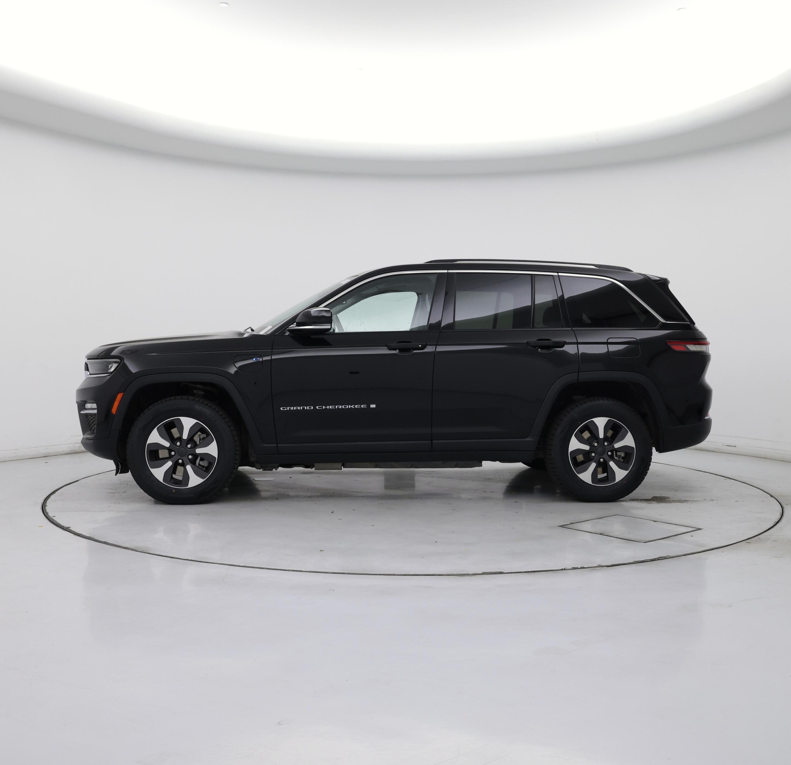 Thumbnail: 2022 Jeep Grand Cherokee - 3