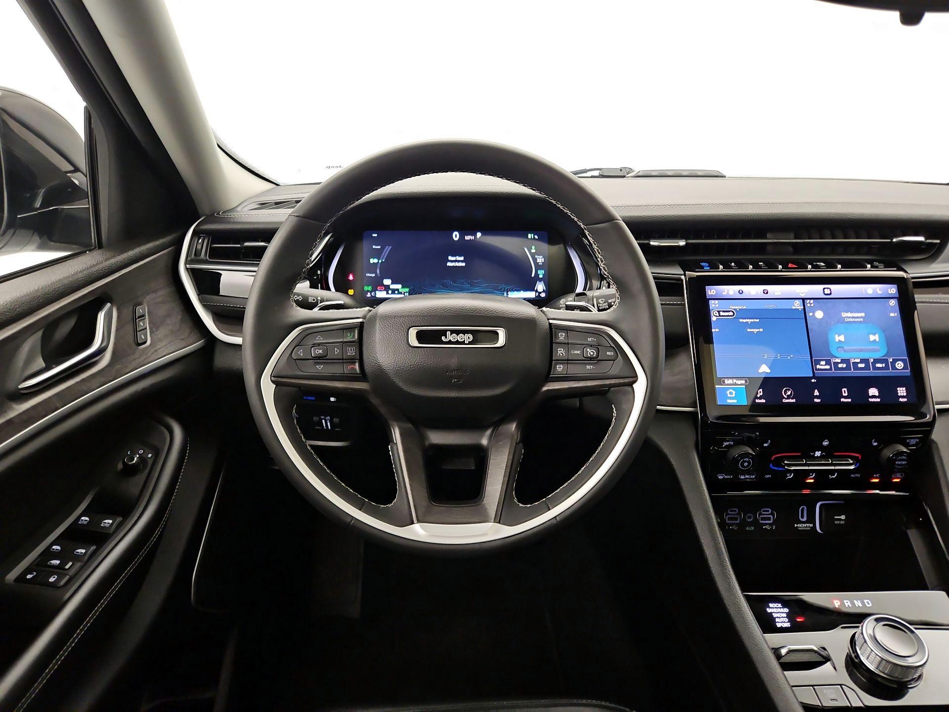 Thumbnail: 2023 Jeep Grand Cherokee - 10