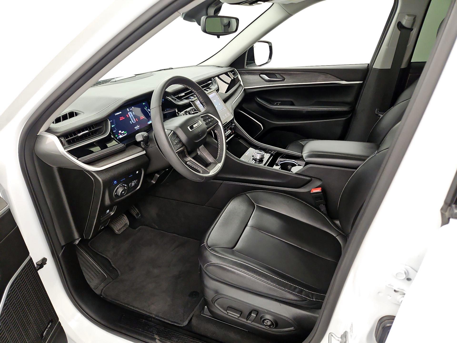 Thumbnail: 2023 Jeep Grand Cherokee - 11