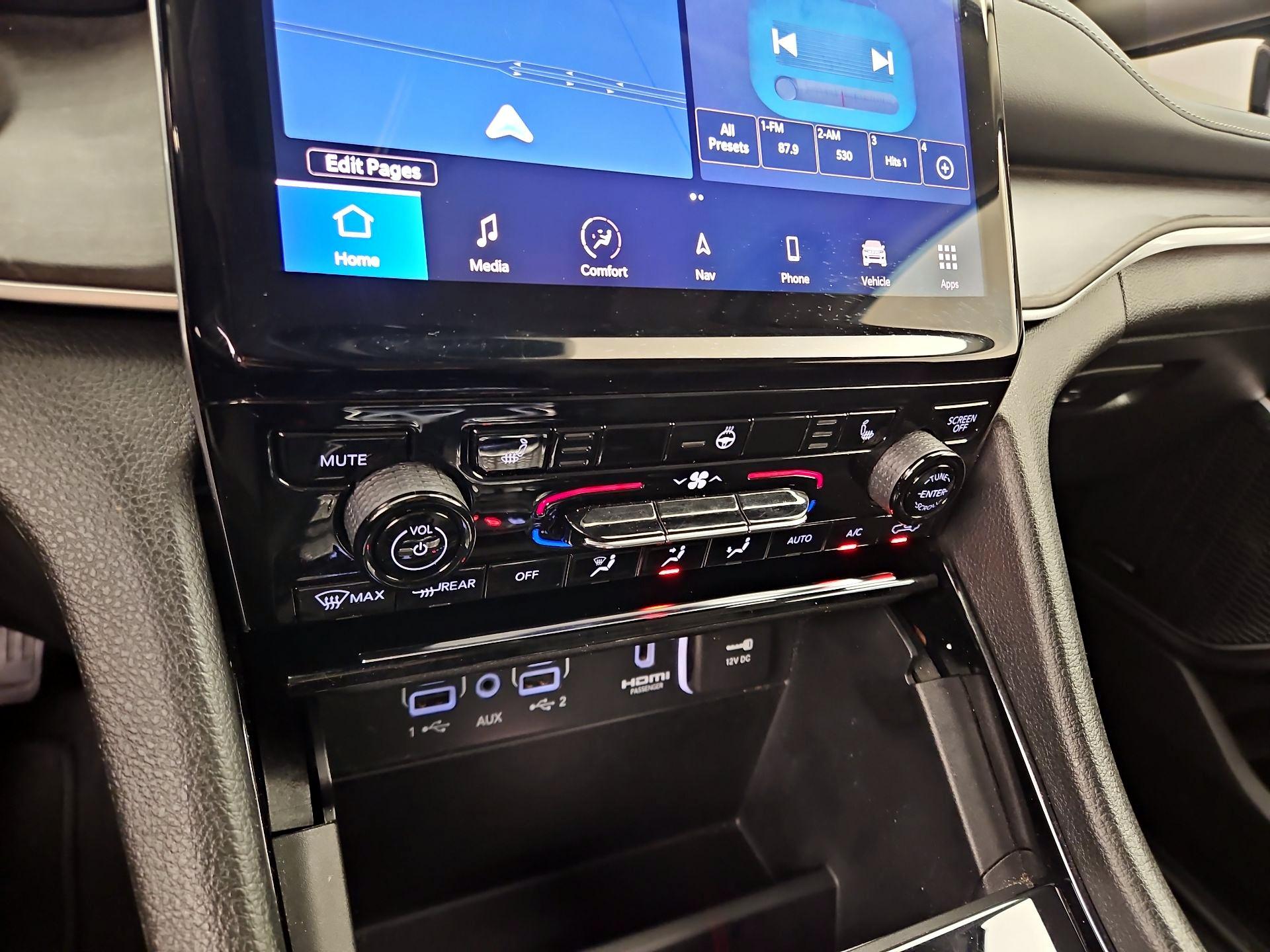 Thumbnail: 2023 Jeep Grand Cherokee - 17