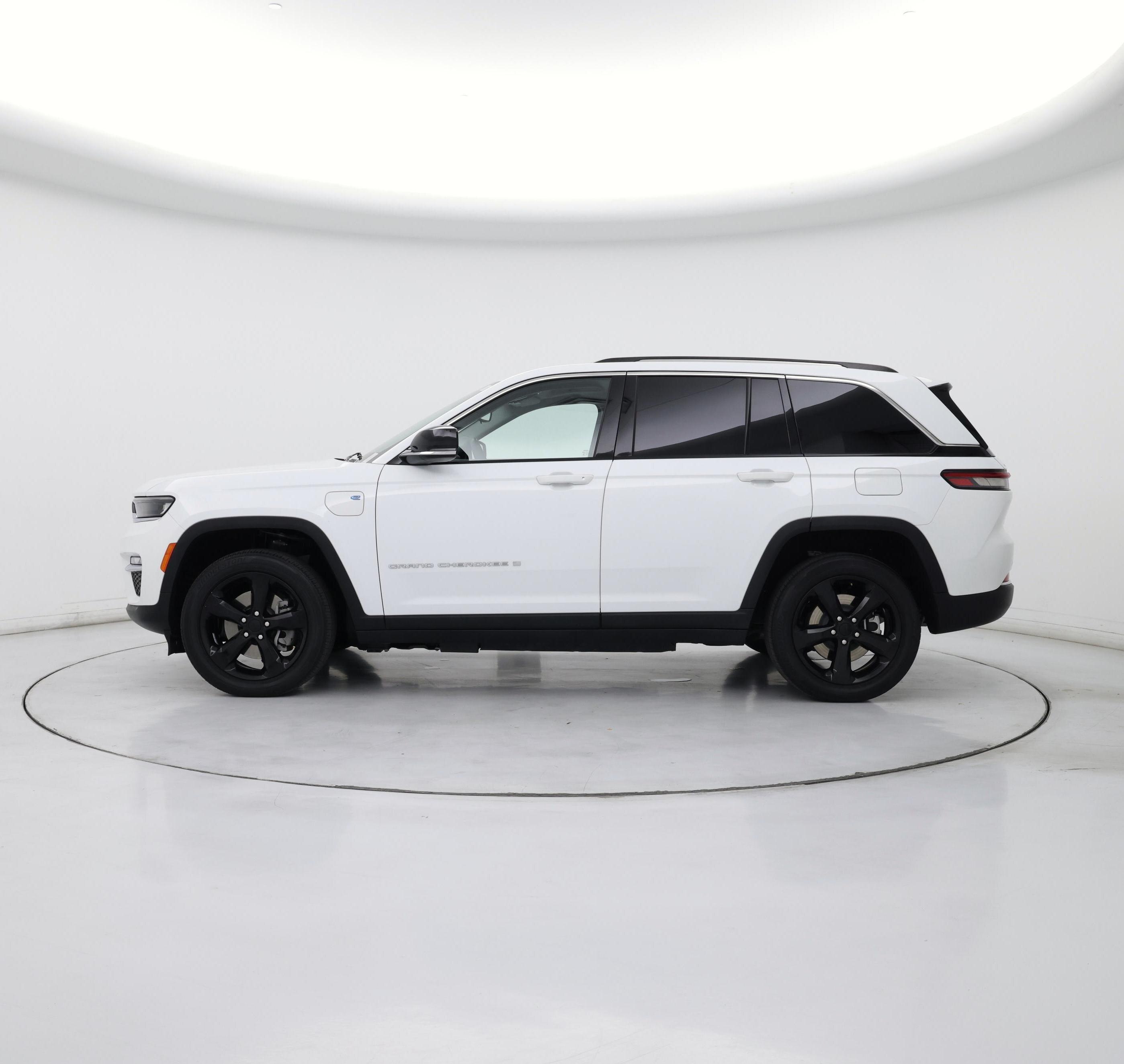 Thumbnail: 2023 Jeep Grand Cherokee - 3
