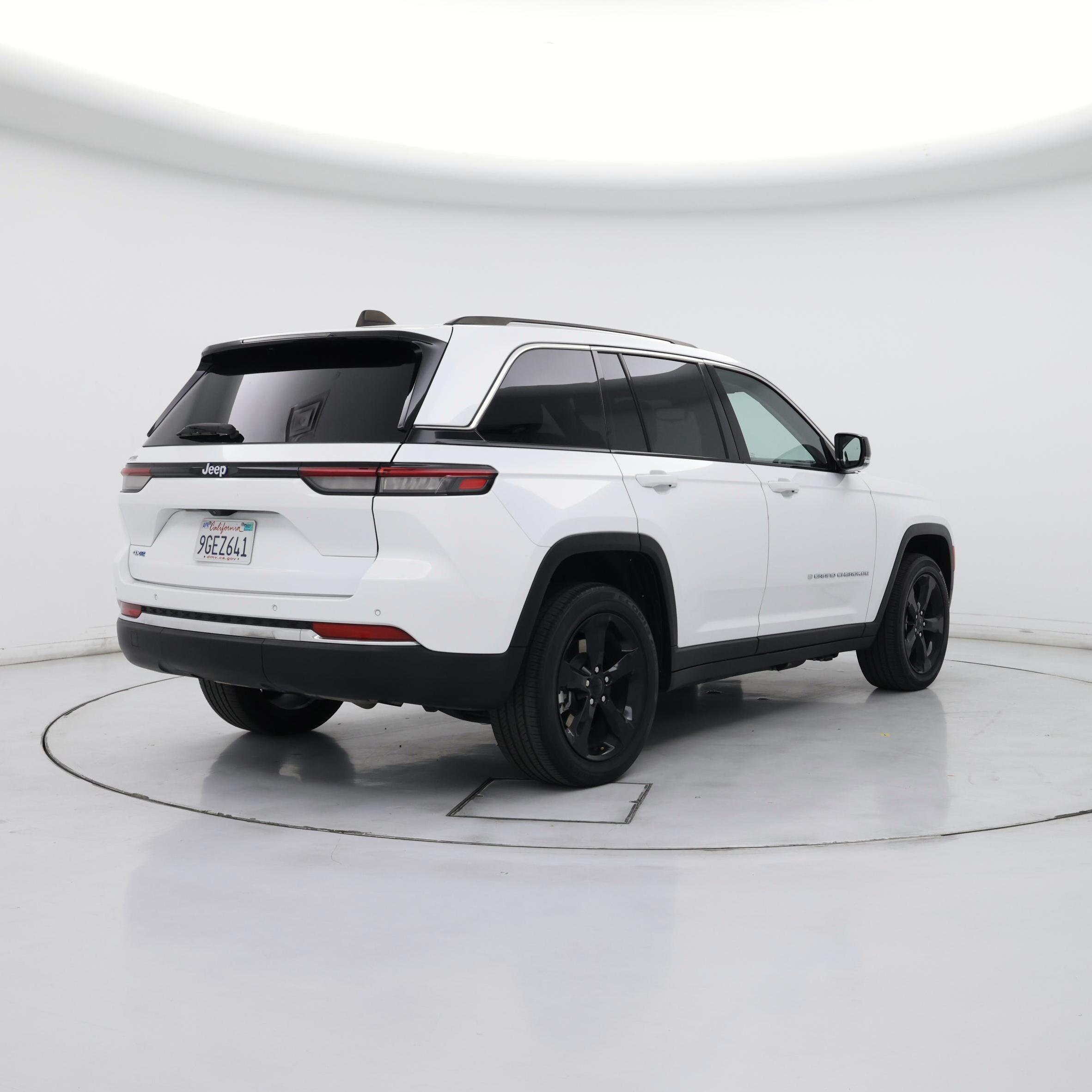 Thumbnail: 2023 Jeep Grand Cherokee - 8