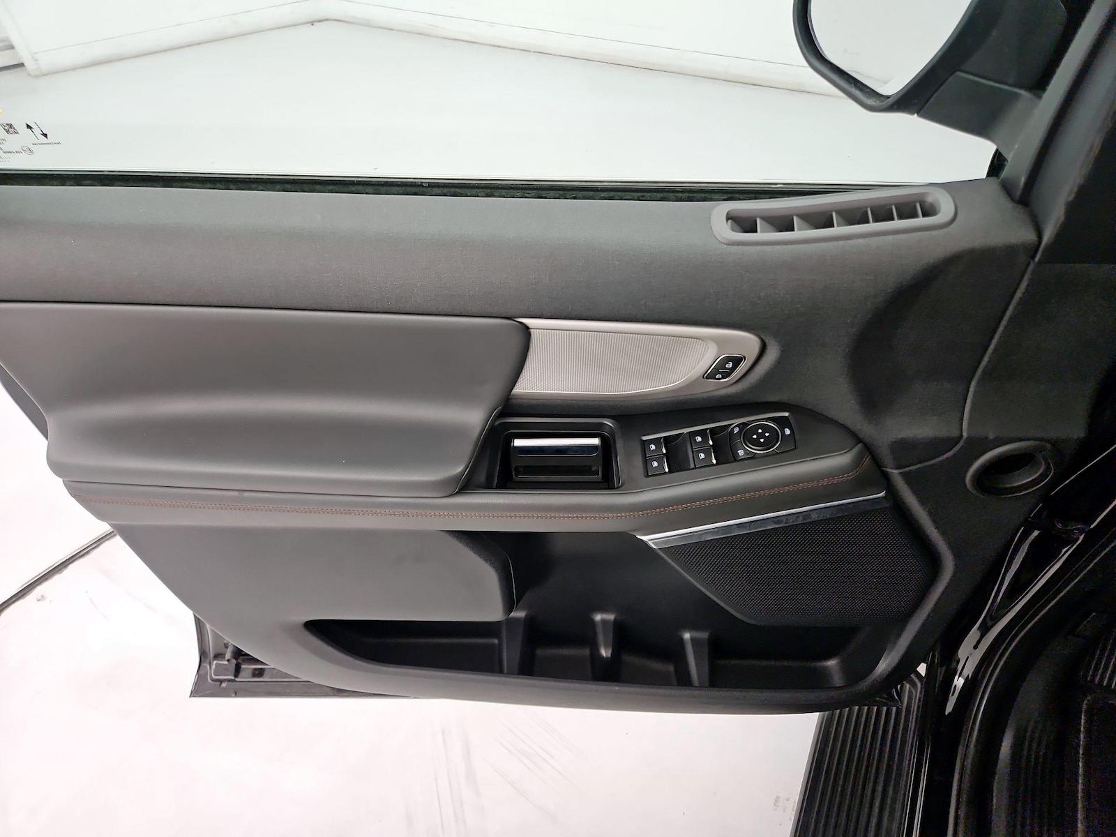 2025 Ford Expedition Active - Photo 13