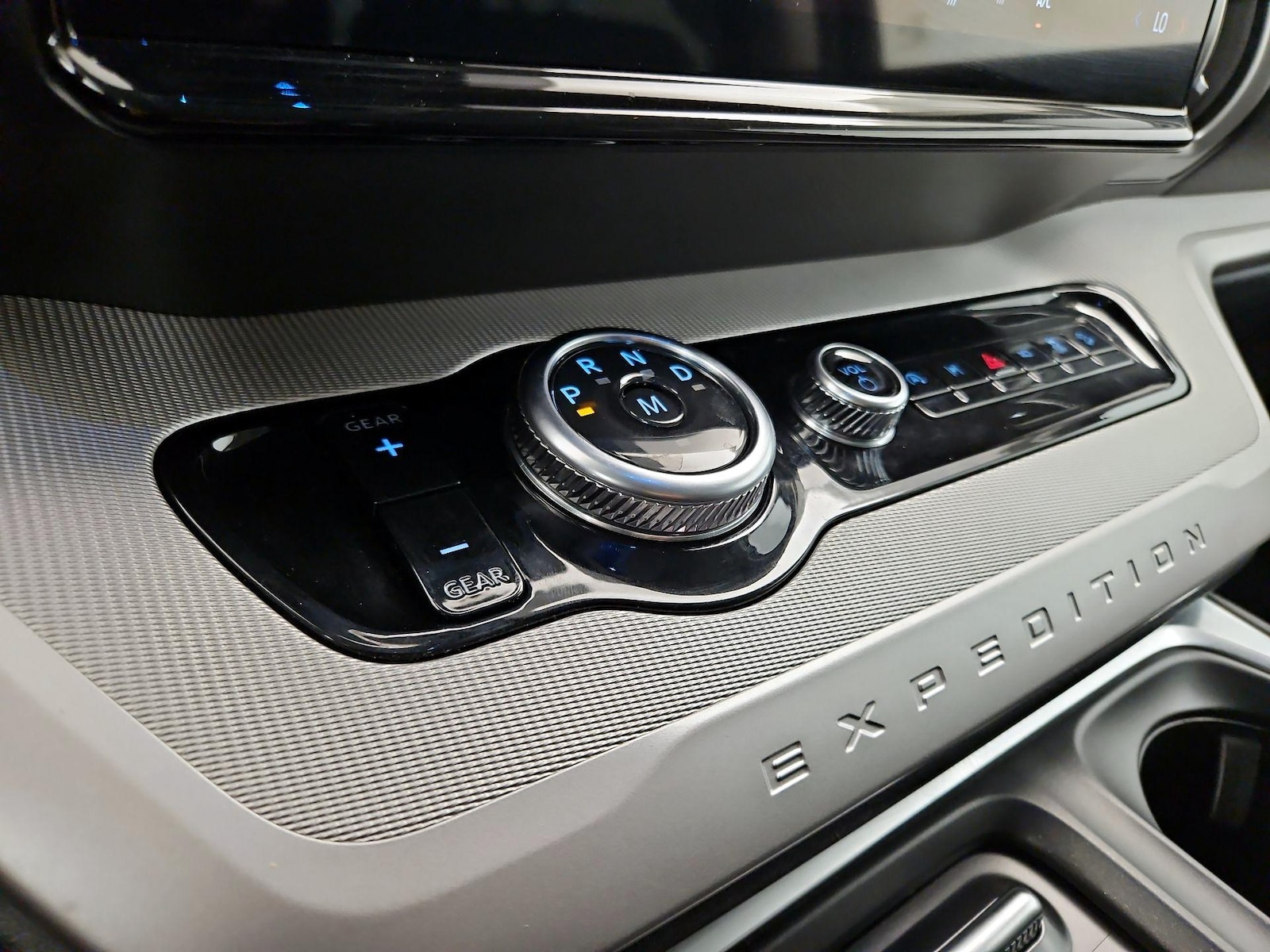 2025 Ford Expedition Active - Photo 18