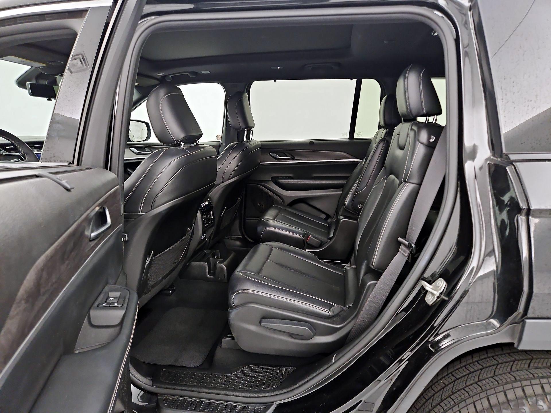 Thumbnail: 2024 Jeep Grand Cherokee L - 16