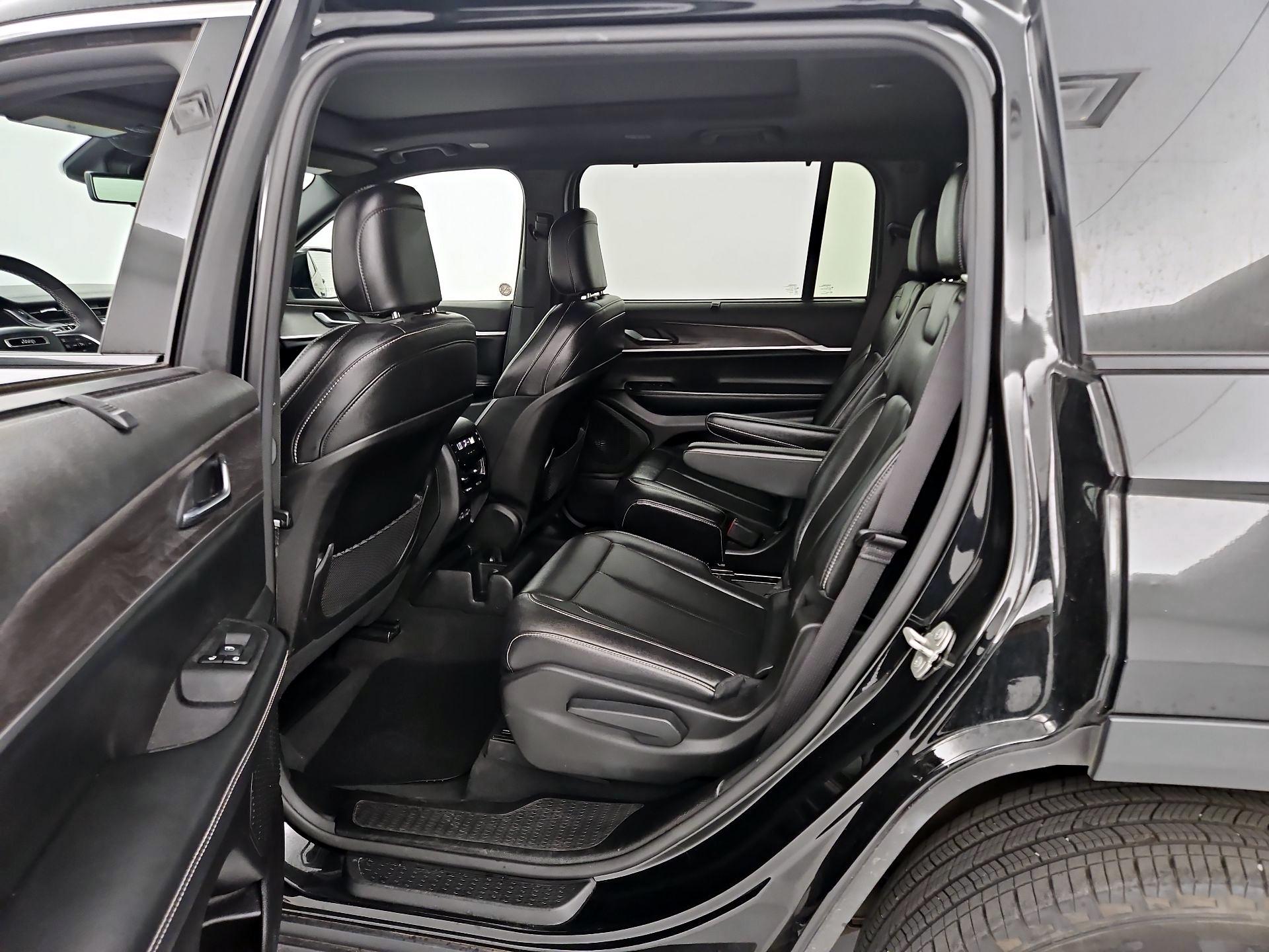 Thumbnail: 2024 Jeep Grand Cherokee L - 16