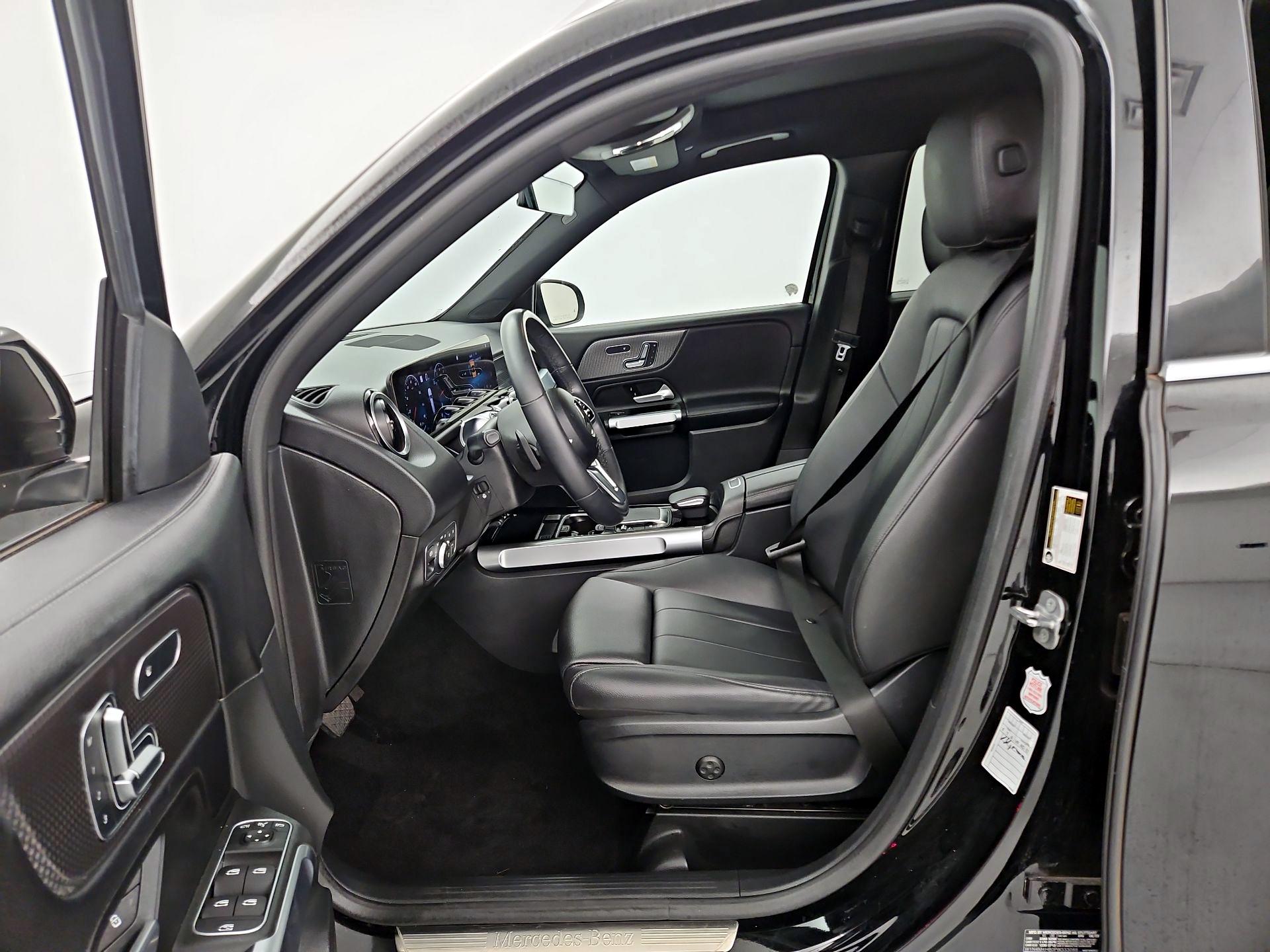 Thumbnail: 2023 Mercedes-Benz GLB - 11